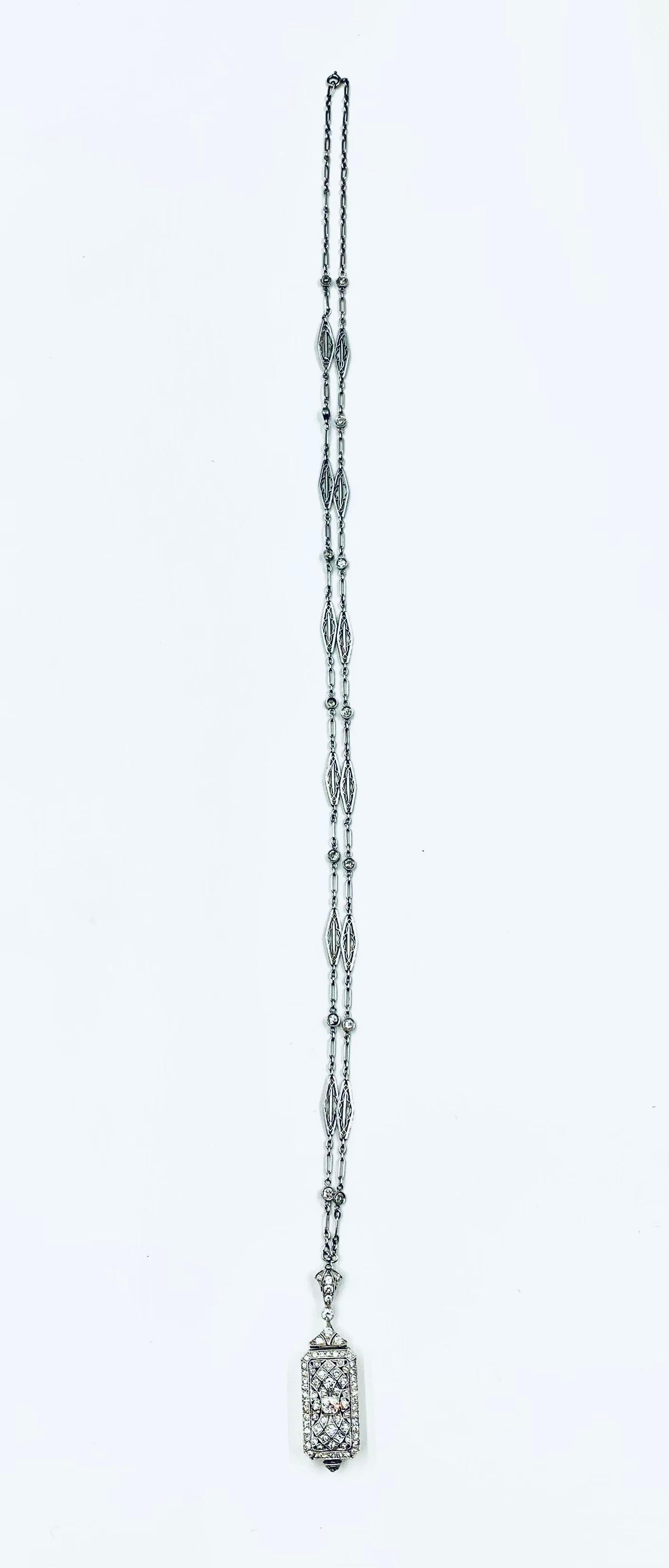 Raro Art Deco A.I. C. Orologio con ciondolo in platino con diamante Meylan e catena lunga con diamante in vendita 6