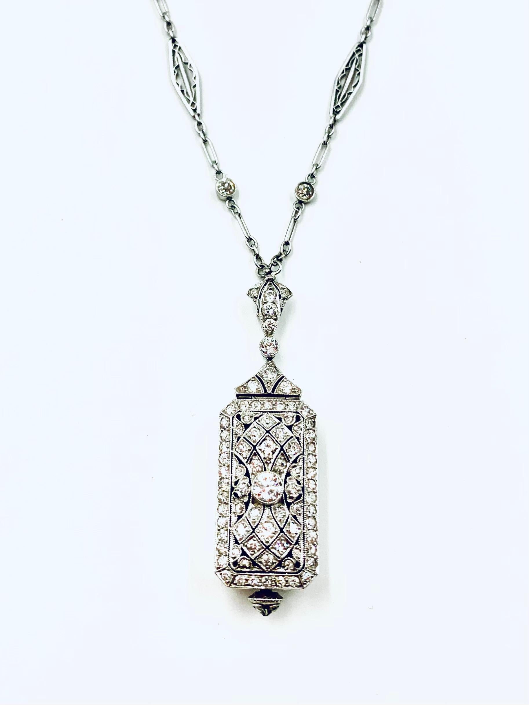 Raro Art Deco A.I. C. Orologio con ciondolo in platino con diamante Meylan e catena lunga con diamante in vendita 7