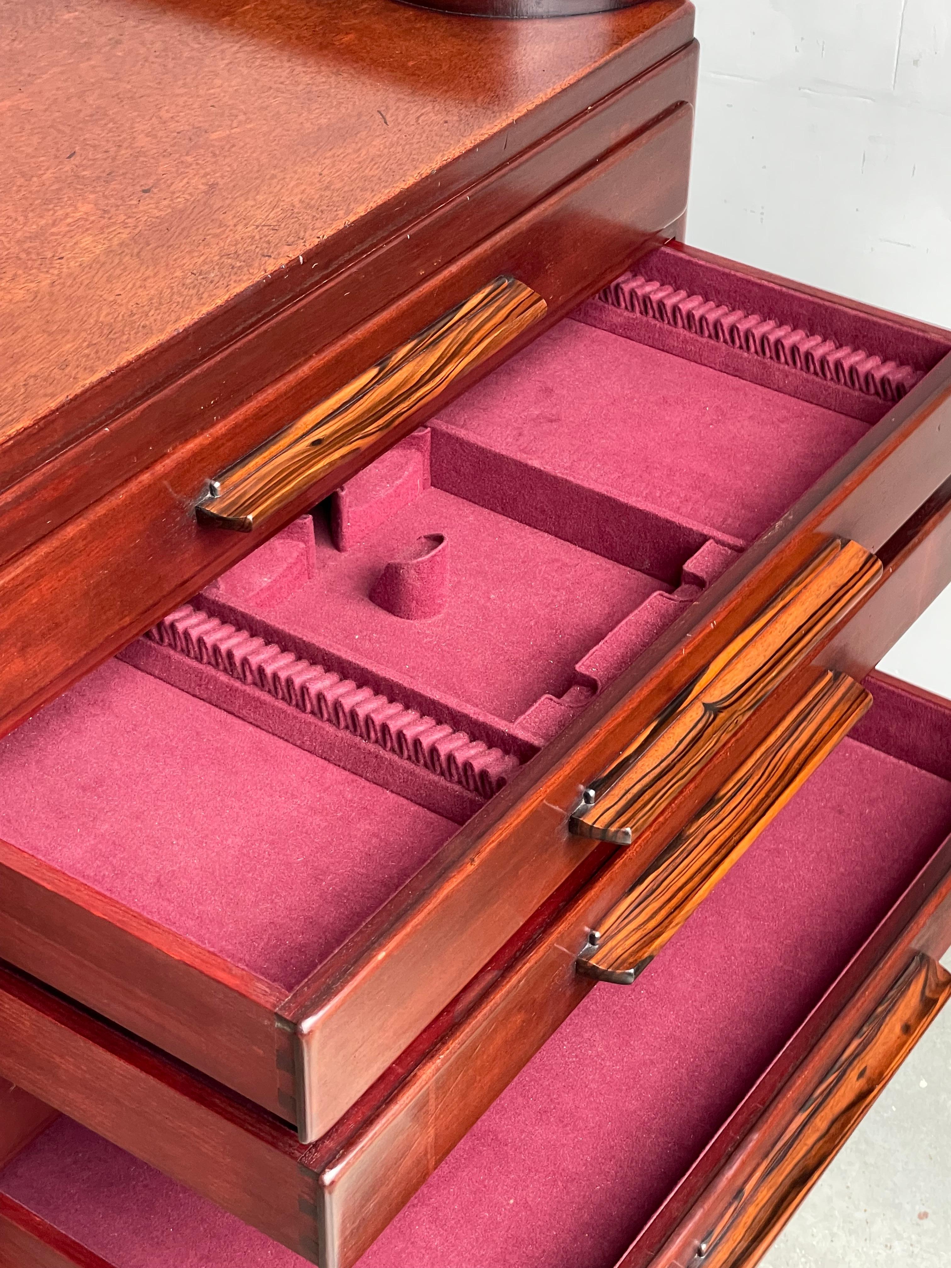 Seltene Art-Déco-Kommode / Schubladenschrank mit atemberaubenden Coromandel-Griffen (20. Jahrhundert) im Angebot
