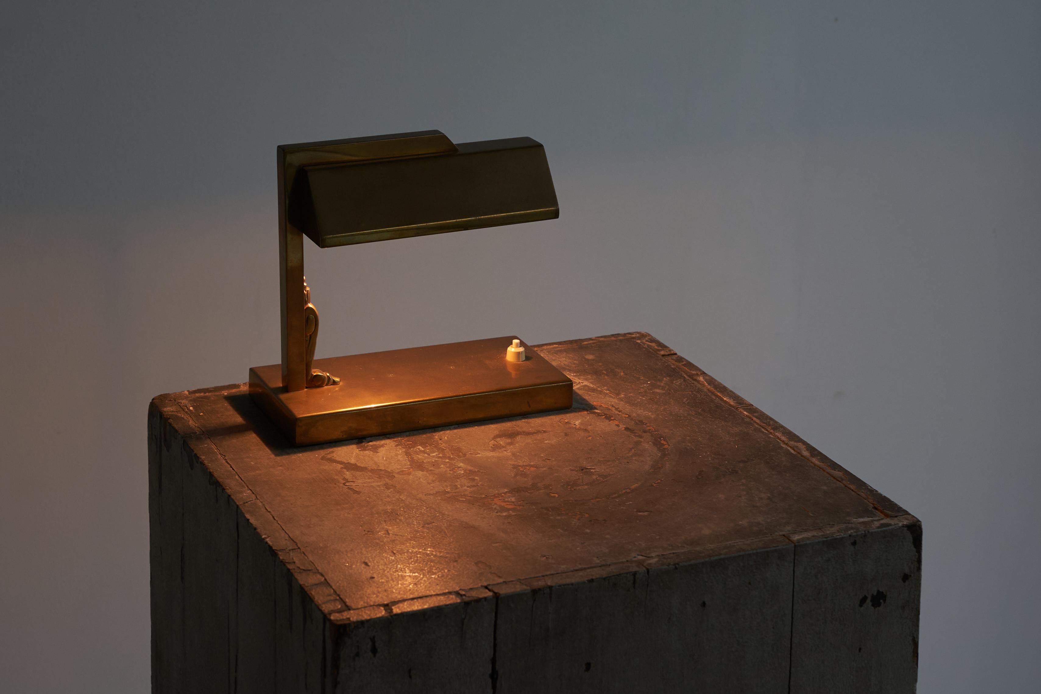Seltene Art-Déco-Schreibtischlampe aus patiniertem Messing, Niederlande 1930er Jahre (Niederl�ändisch)