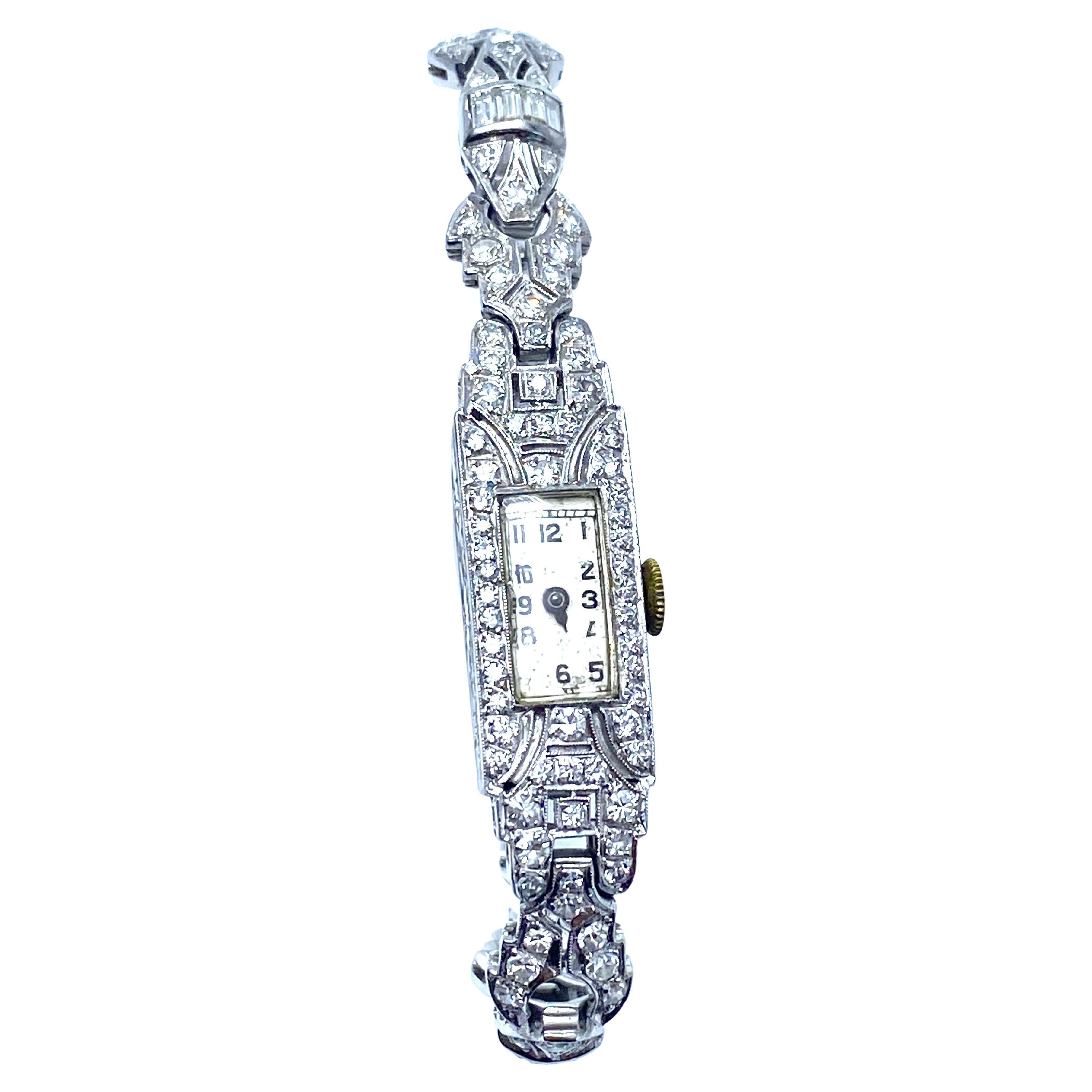 Seltene Art Deco Diamanten Uhr (Art déco) im Angebot