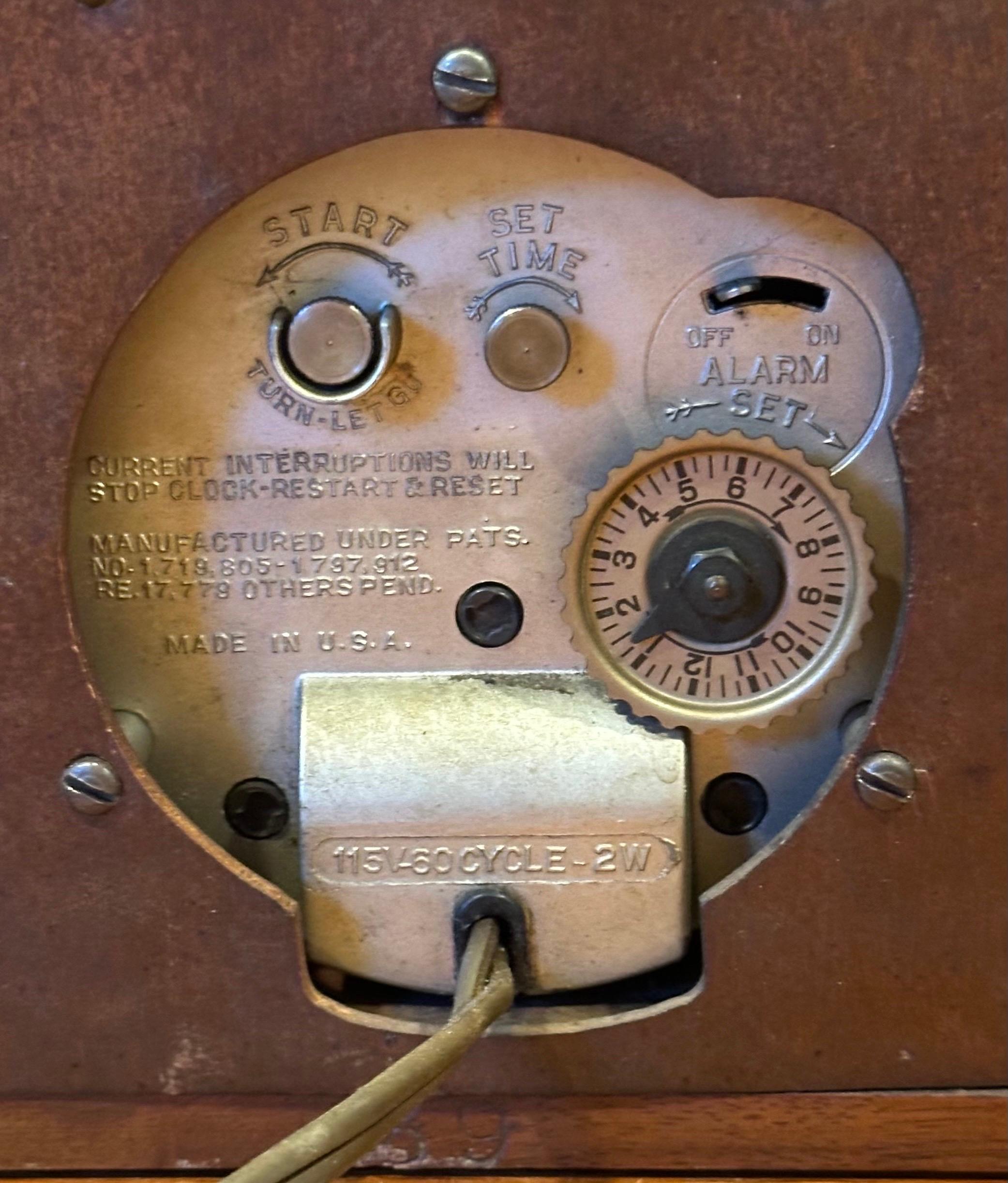 Rare horloge de bureau Art déco par Gilbert Rohde pour Herman Miller en vente 6