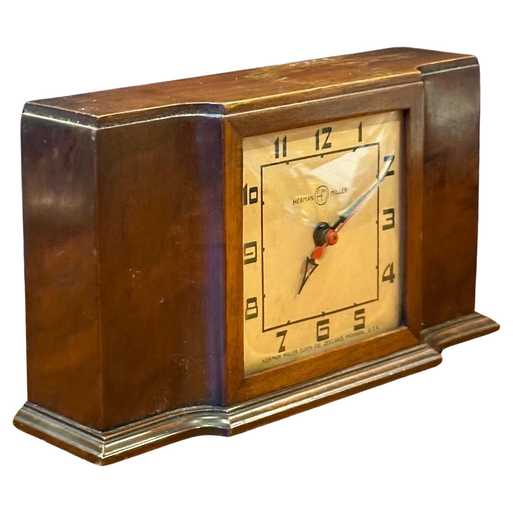 Américain Rare horloge de bureau Art déco par Gilbert Rohde pour Herman Miller en vente
