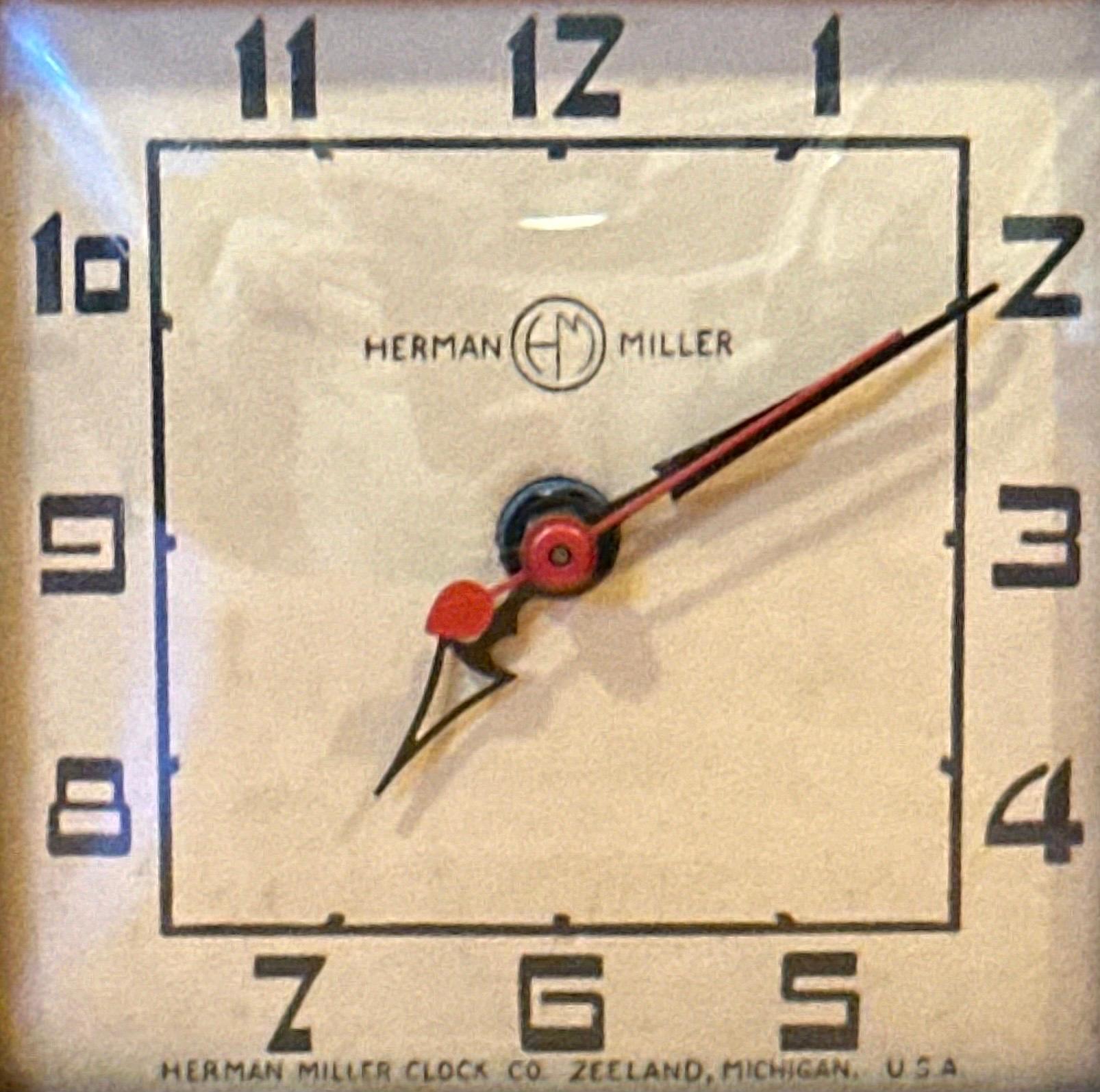 Rare horloge de bureau Art déco par Gilbert Rohde pour Herman Miller en vente 3