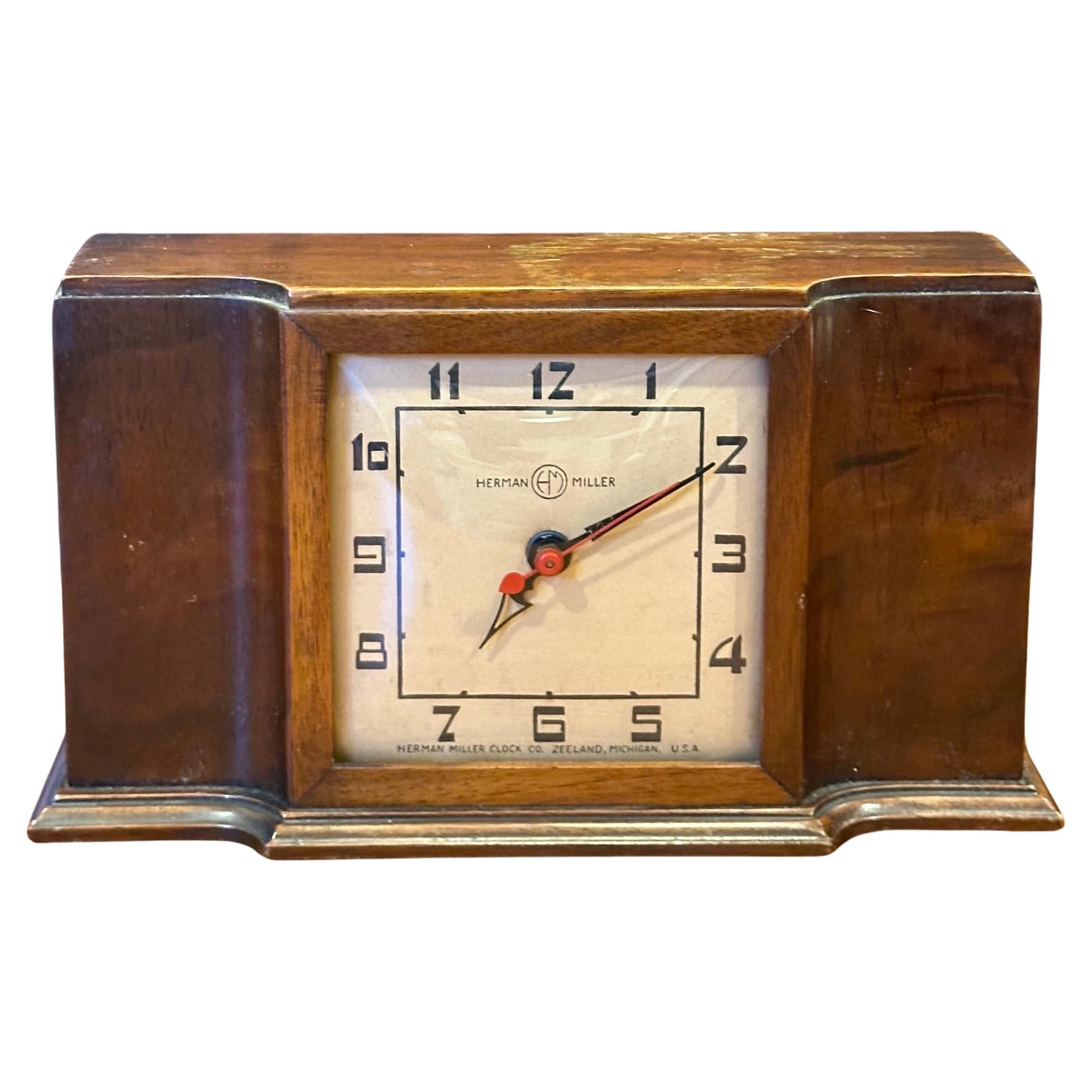 Rare horloge de bureau Art déco par Gilbert Rohde pour Herman Miller en vente