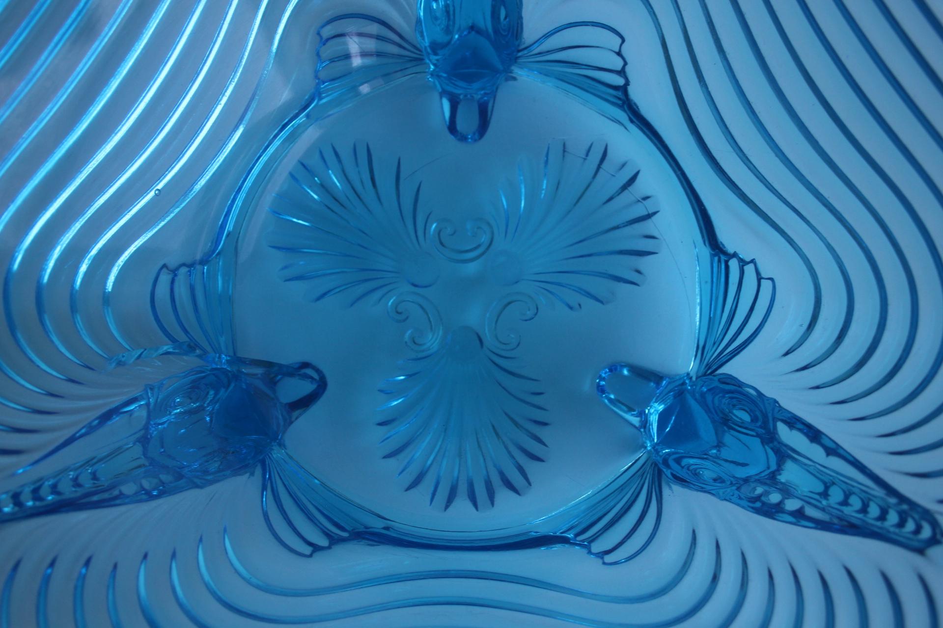 Rare Art Deco Glass Josef Inwald With Fish Feet Bowl-Gorgeous Rich Blue, 1930s For Sale 11