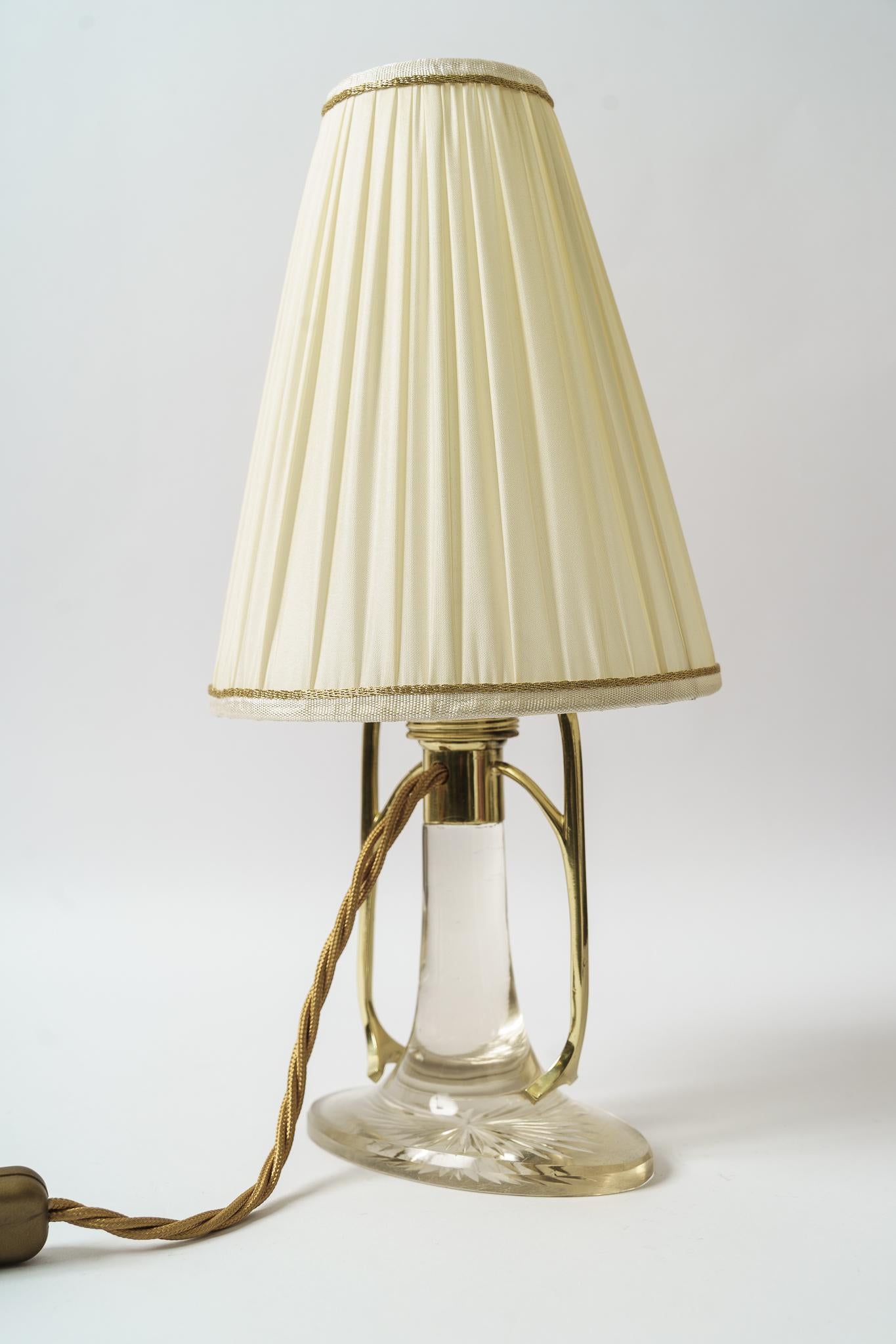 Rare lampe de table Art déco en verre avec abat-jour en tissu viennois, années 1920 en vente 2