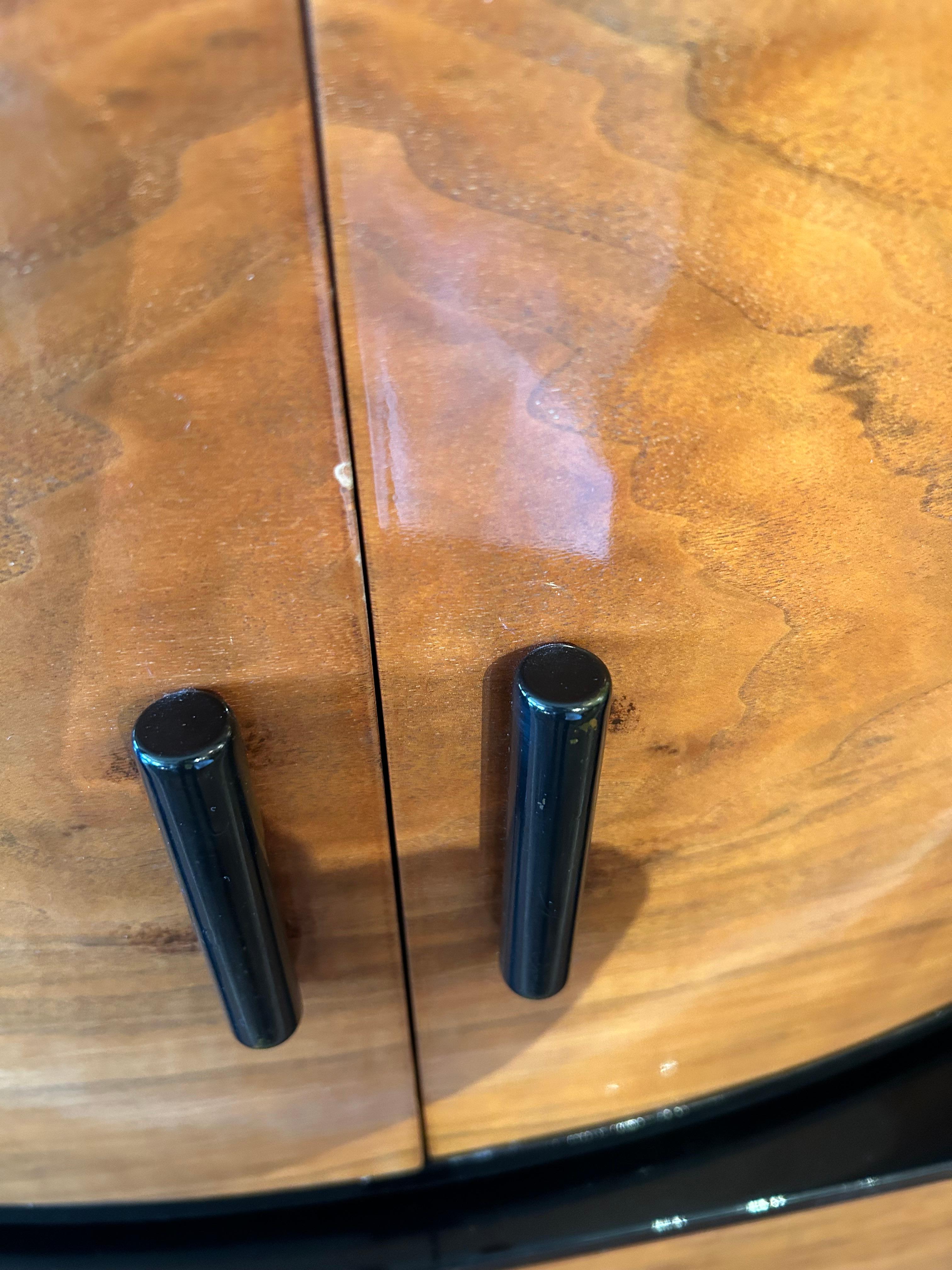 Rara Cómoda Art Decó Laca Brillante Nogal Miel y Madera Ebonizada en venta 3
