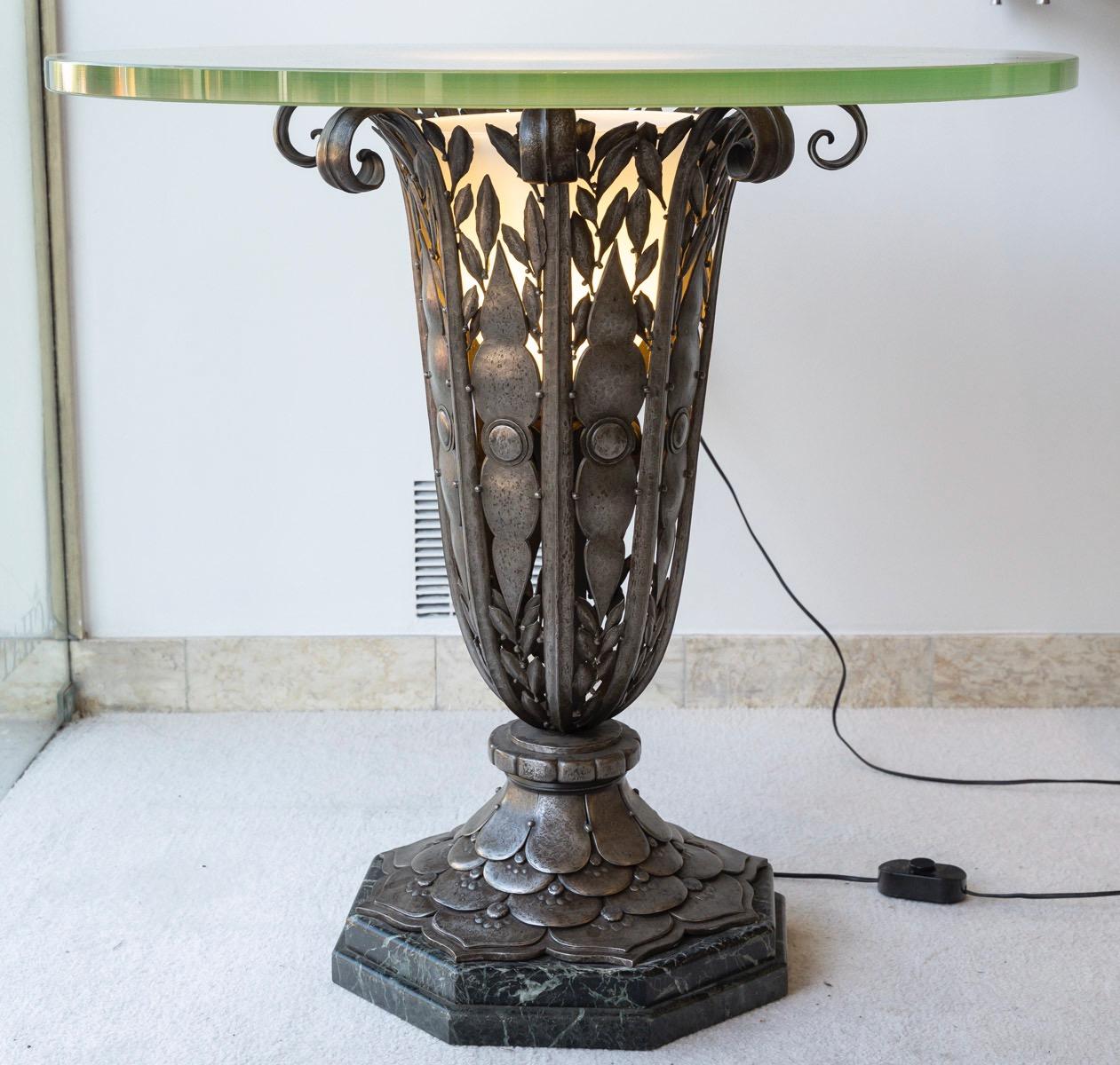 Français Rare table de guéridon enluminée Art Déco circa 1922 à la manière de R.Subes en vente