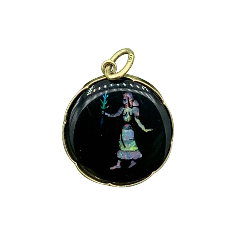 Seltene Art Deco Intarsien Schwarzer Opal Anhänger Halskette Frau Blume 14 Karat Gold im Angebot