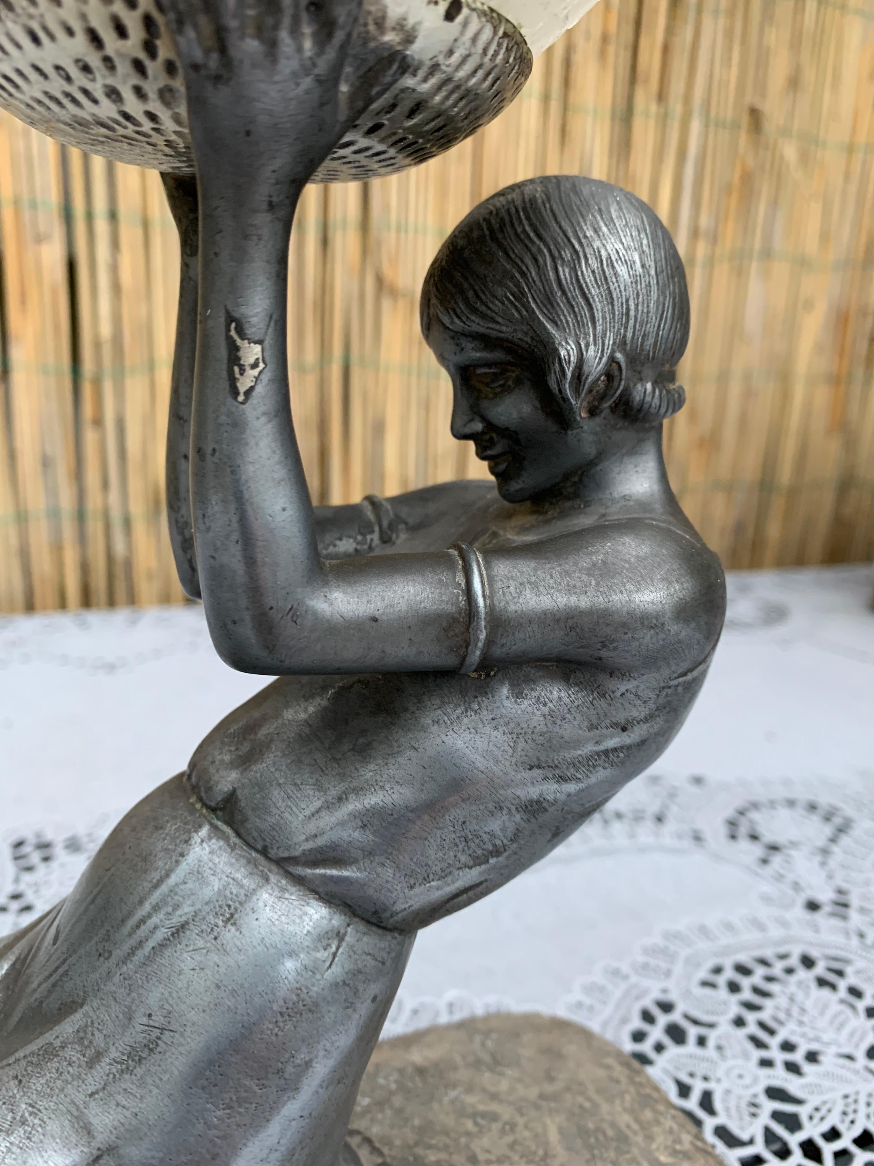 statue table lamps