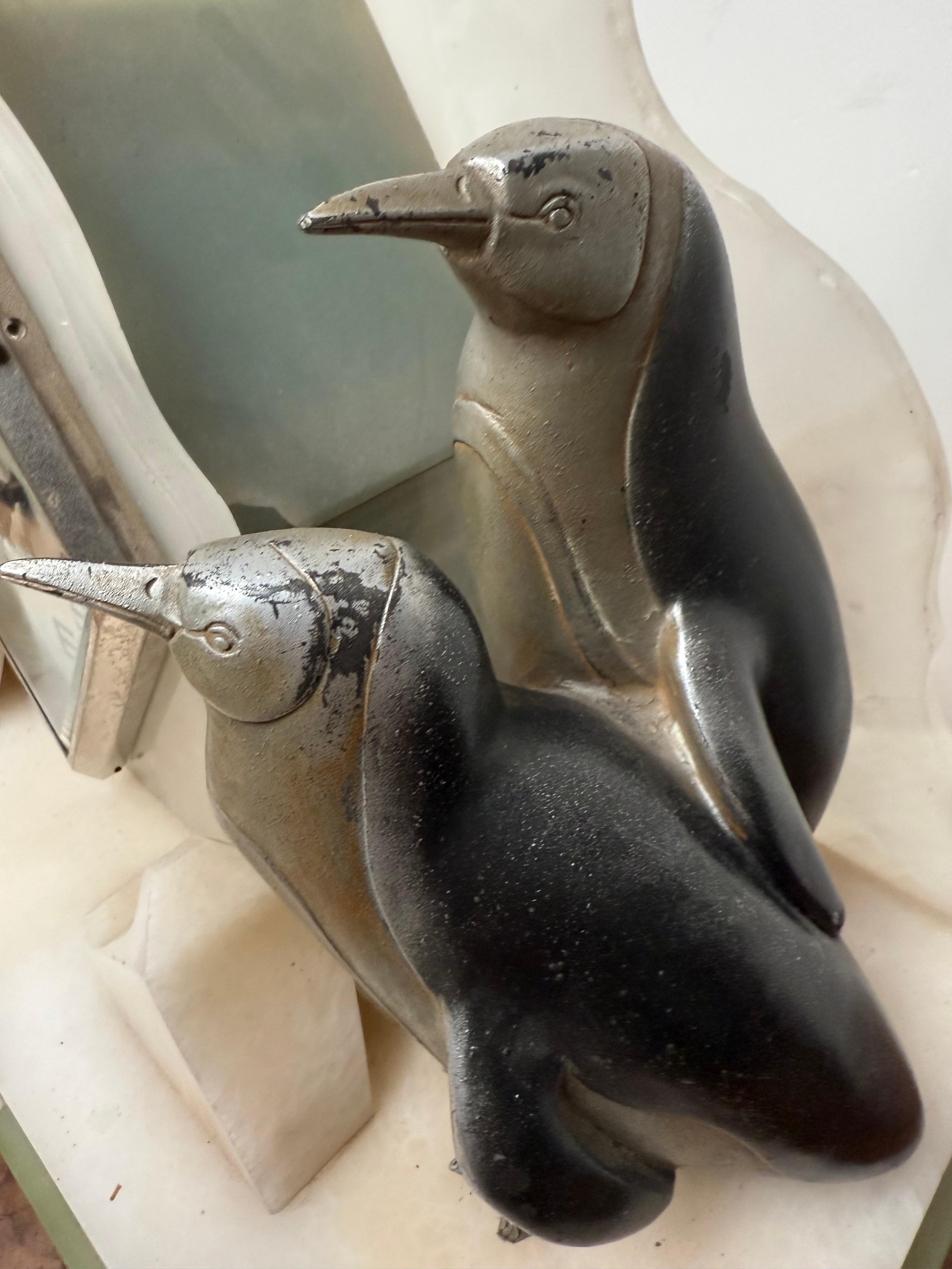 Rare Art Deco Mantel Clock with Polar Bear & Penguin Sculptures By Fournier In Good Condition For Sale In Lisse, NL