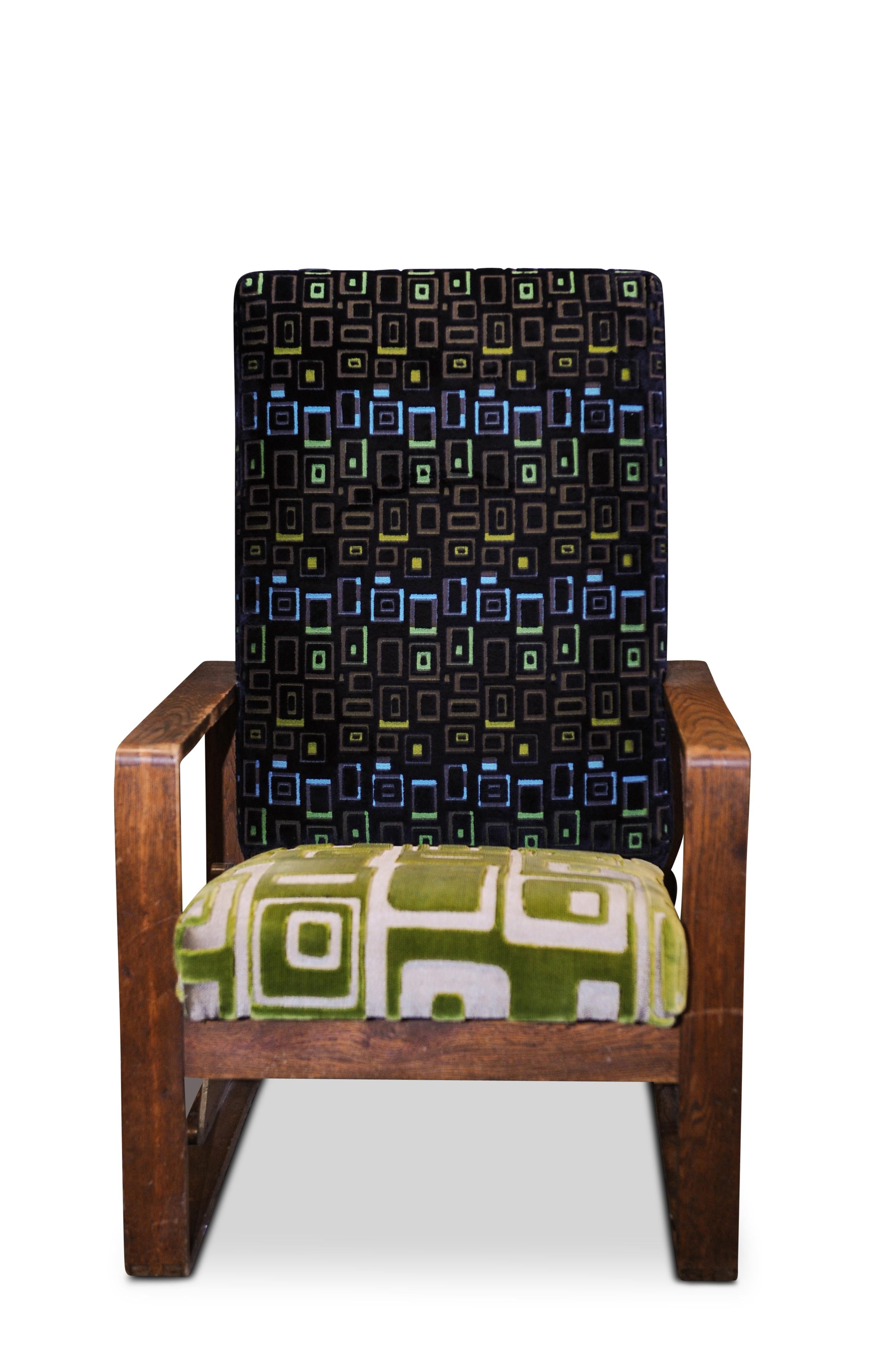 Art déco Rare fauteuil Art Déco en chêne et Lucite à cadre ouvert tapissé avec provenance  en vente