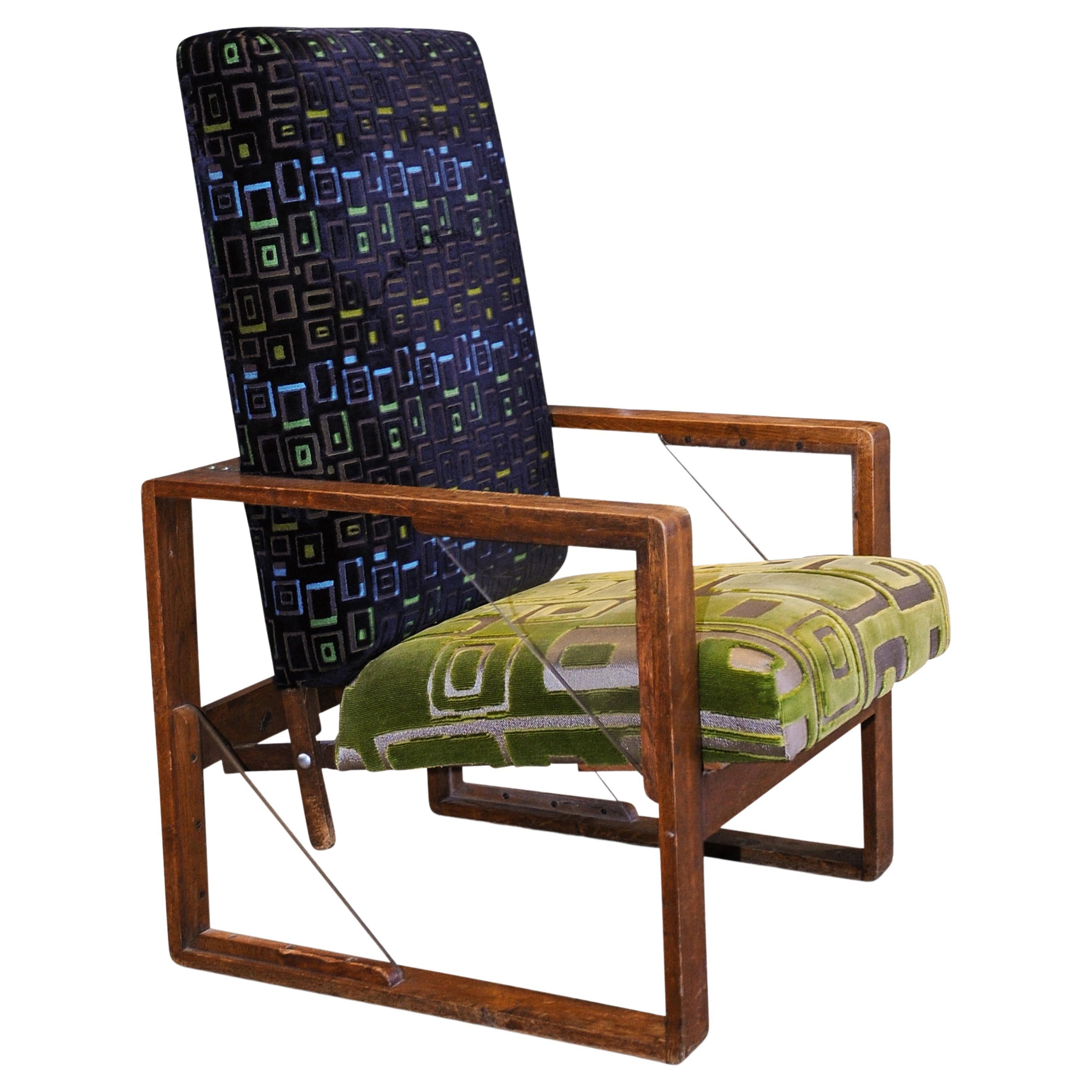 Rare fauteuil Art Déco en chêne et Lucite à cadre ouvert tapissé avec provenance  en vente