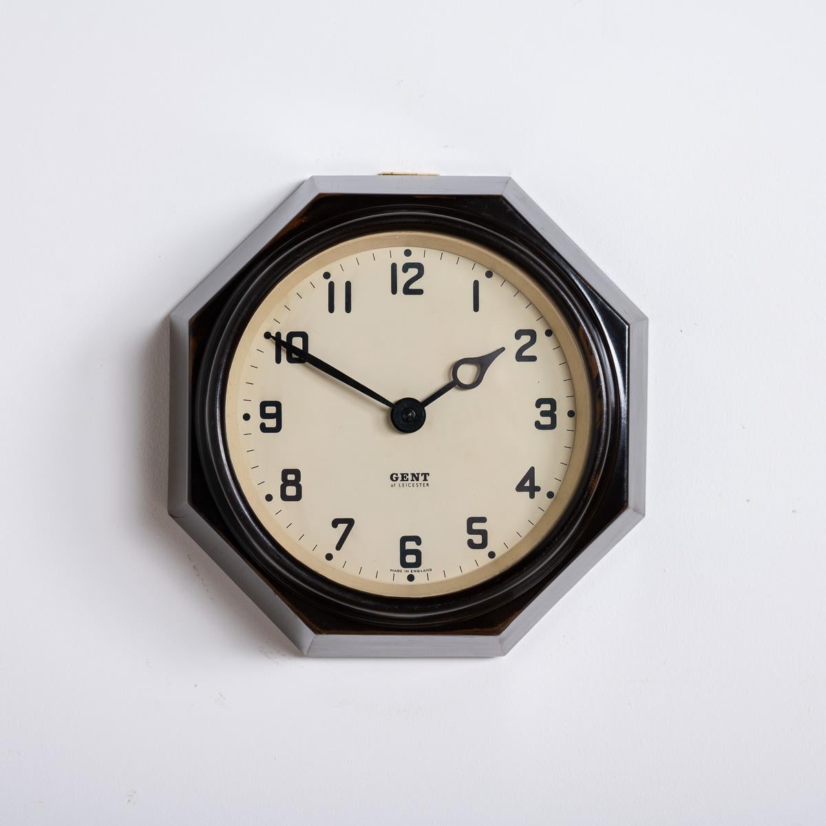 Rare Art Deco Octagonal Bakelite Wall Clock by Gent of Leicester In Good Condition In Nottingham, GB