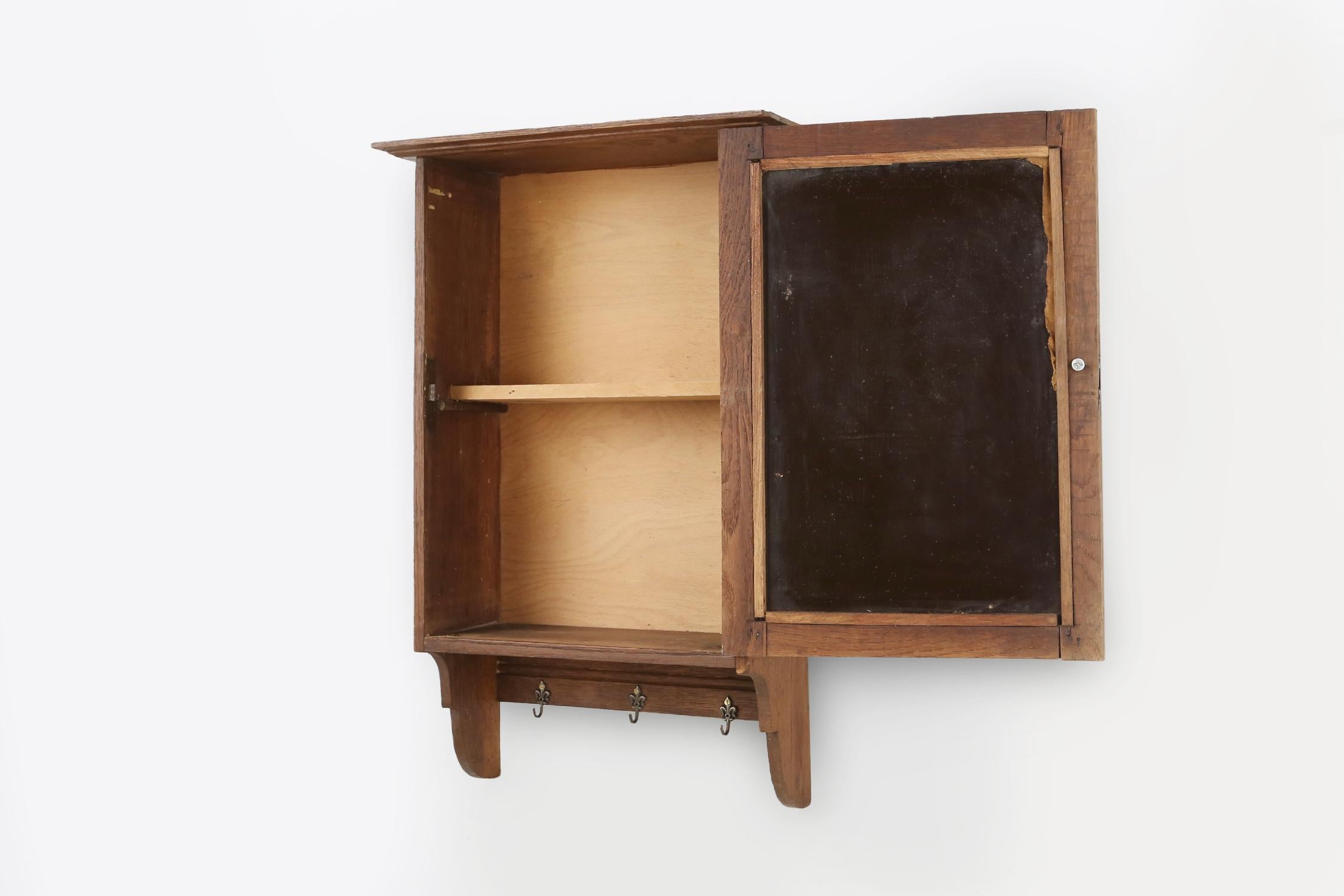 Rare Art Deco shaving cabinet in wood with side mirrors, France 1920s For Sale 7