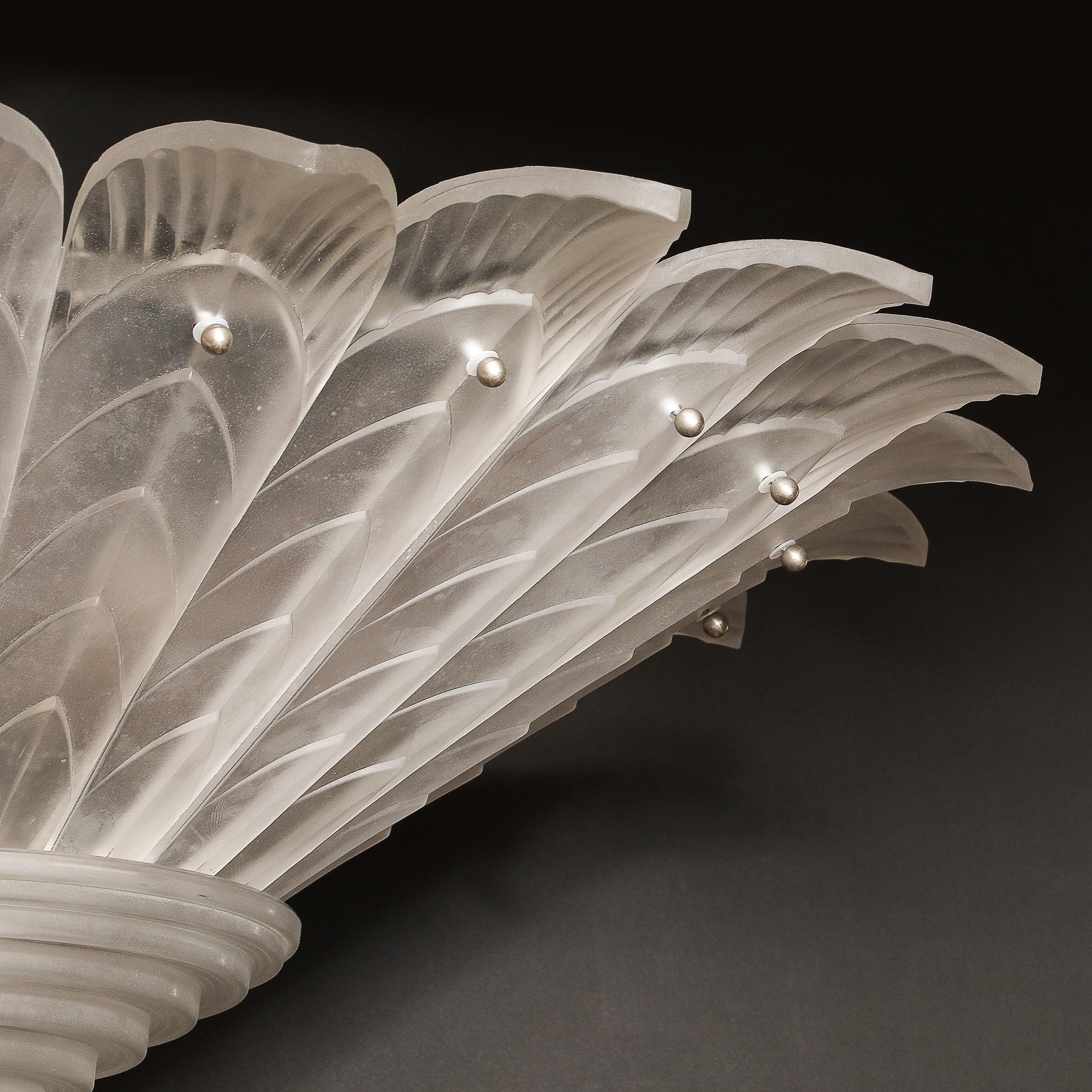 Raro candelabro de cristal esmerilado estilo Art Decó firmado Sabino en venta 7