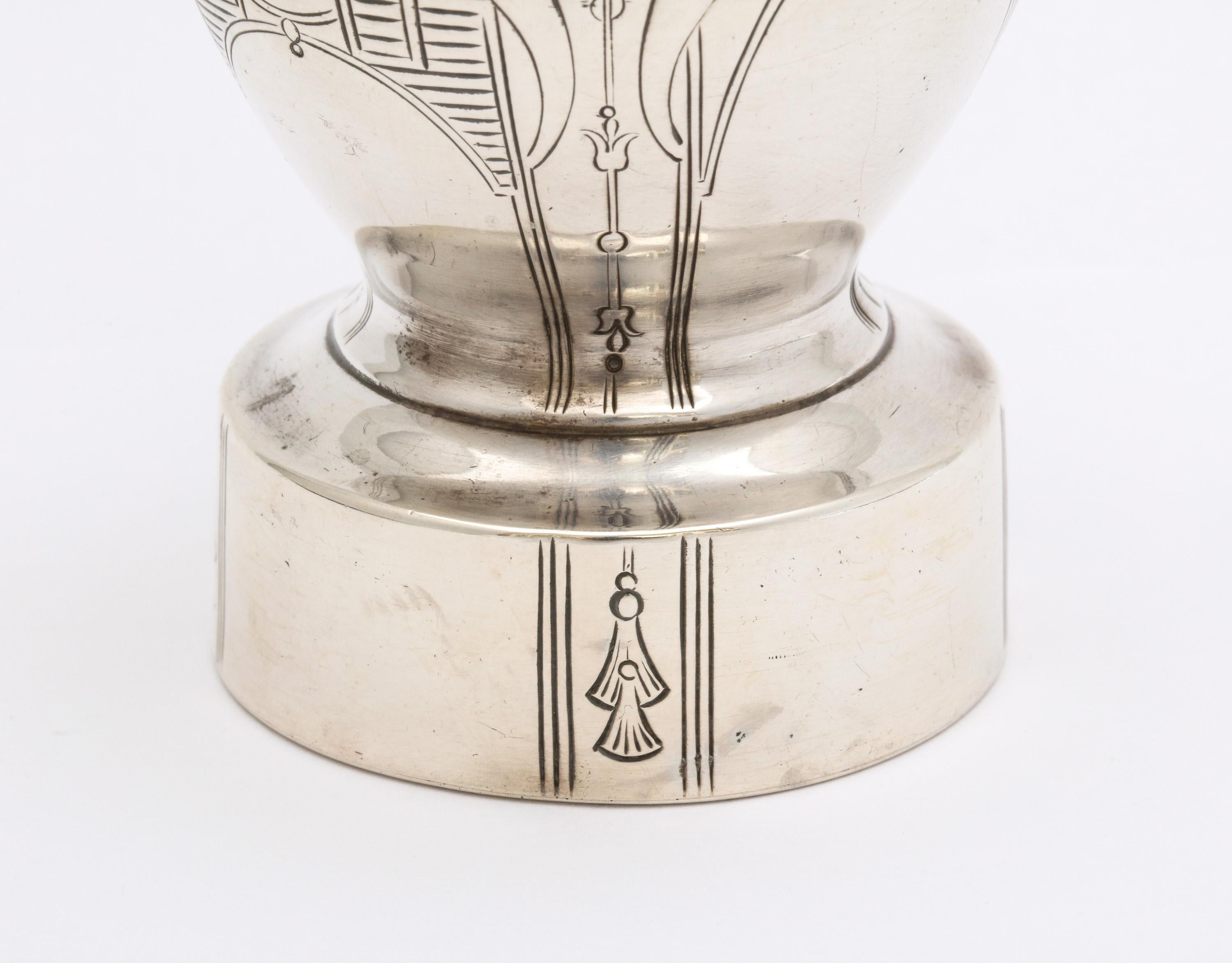 Early 20th Century Rare Art Deco Sterling Silver Egyptian Revival Pepper Mill For Sale