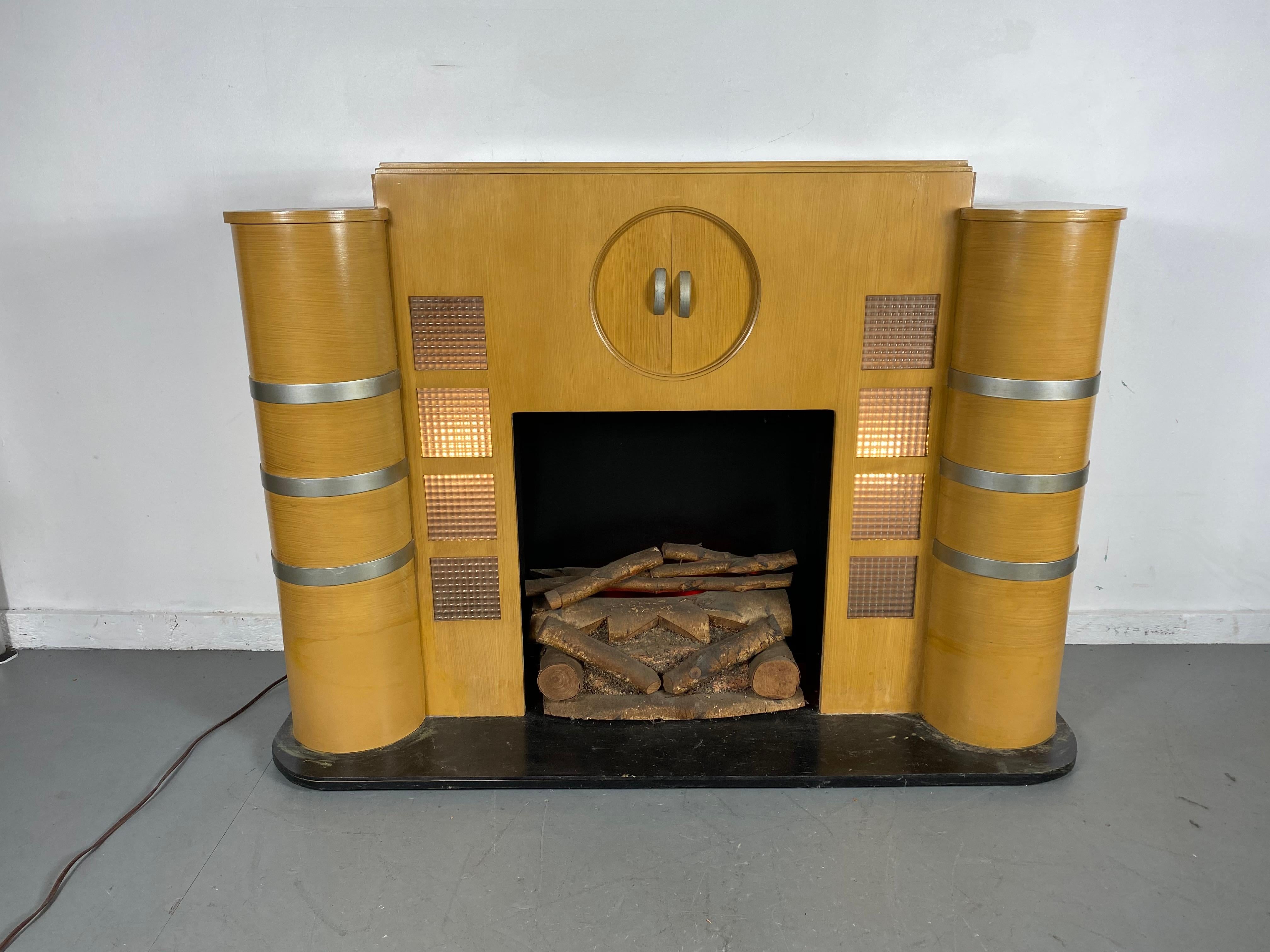 Glass Rare Art Deco Streamline Fireplace Mantel, Manufactured by Majestic