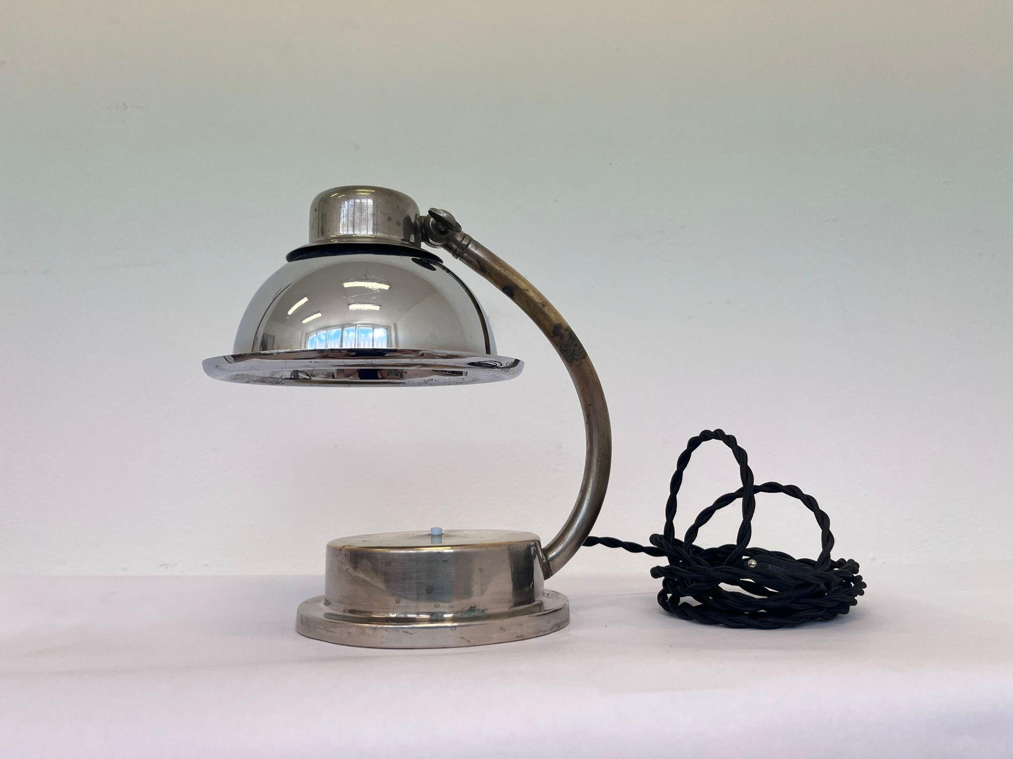 Seltene verchromte Art-Déco-Tischlampe, 1930er-Jahre (Art déco) im Angebot
