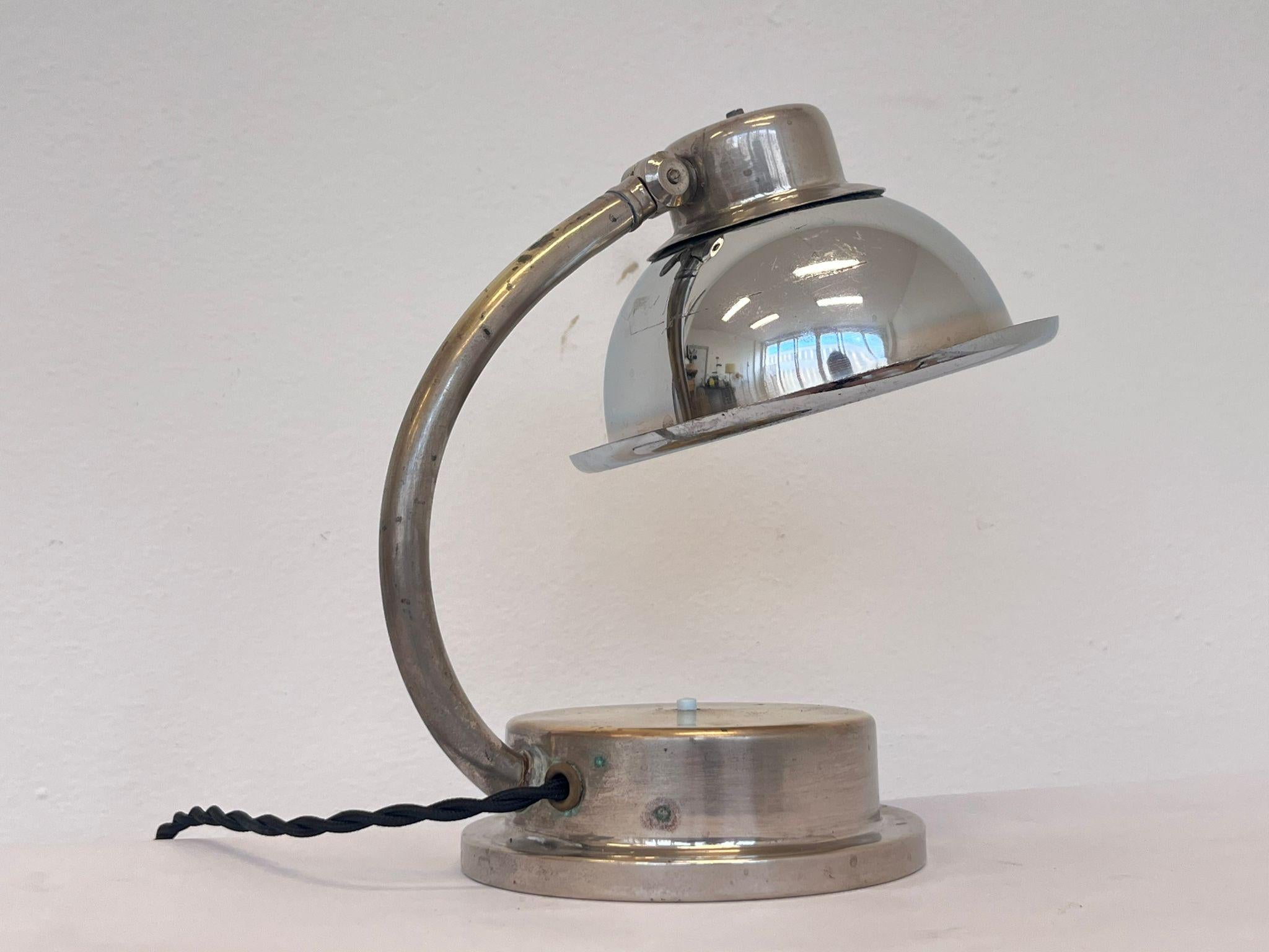Seltene verchromte Art-Déco-Tischlampe, 1930er-Jahre (Tschechisch) im Angebot