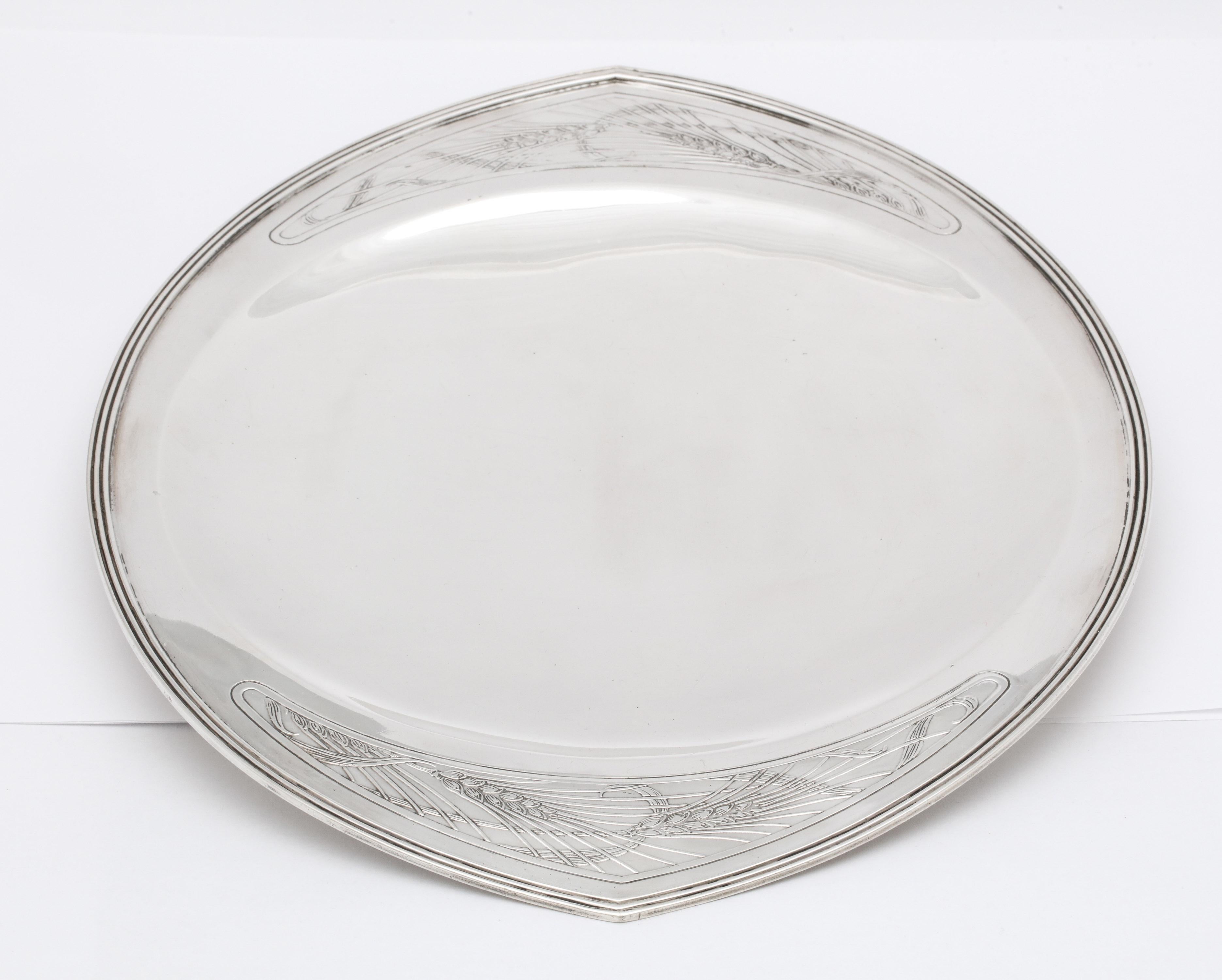 Rare Art Deco Tiffany Sterling Silver Tray on Low Pedestal Base  For Sale 3