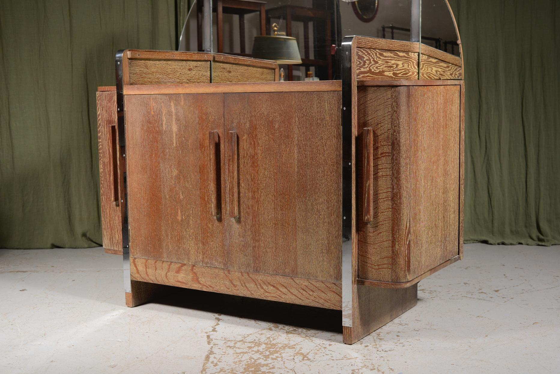 Rare Art Deco Venesta Plywood and Limed Oak Mirror Backed Cocktail Cabinet For Sale 7