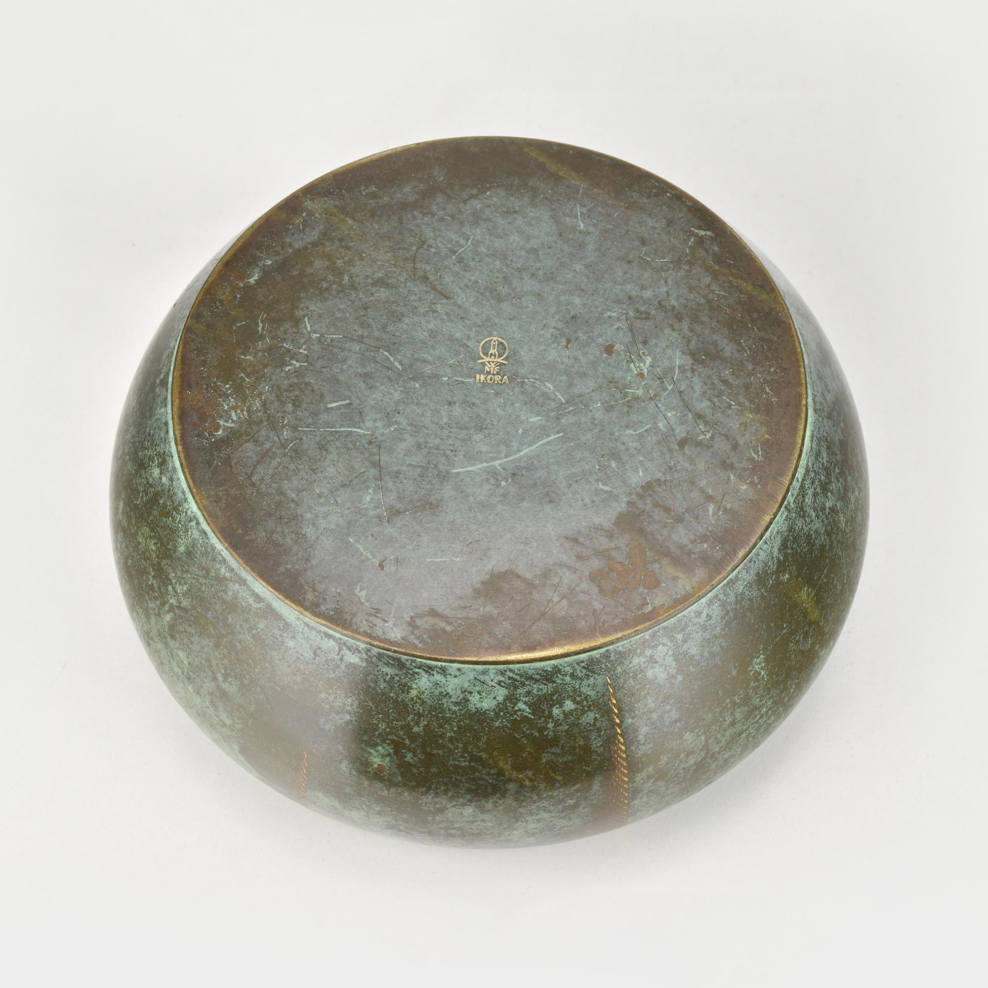 Raro posacenere in rame Art Deco WMF Ikora con rivestimento in vetro pesante, anni '30 in vendita 1