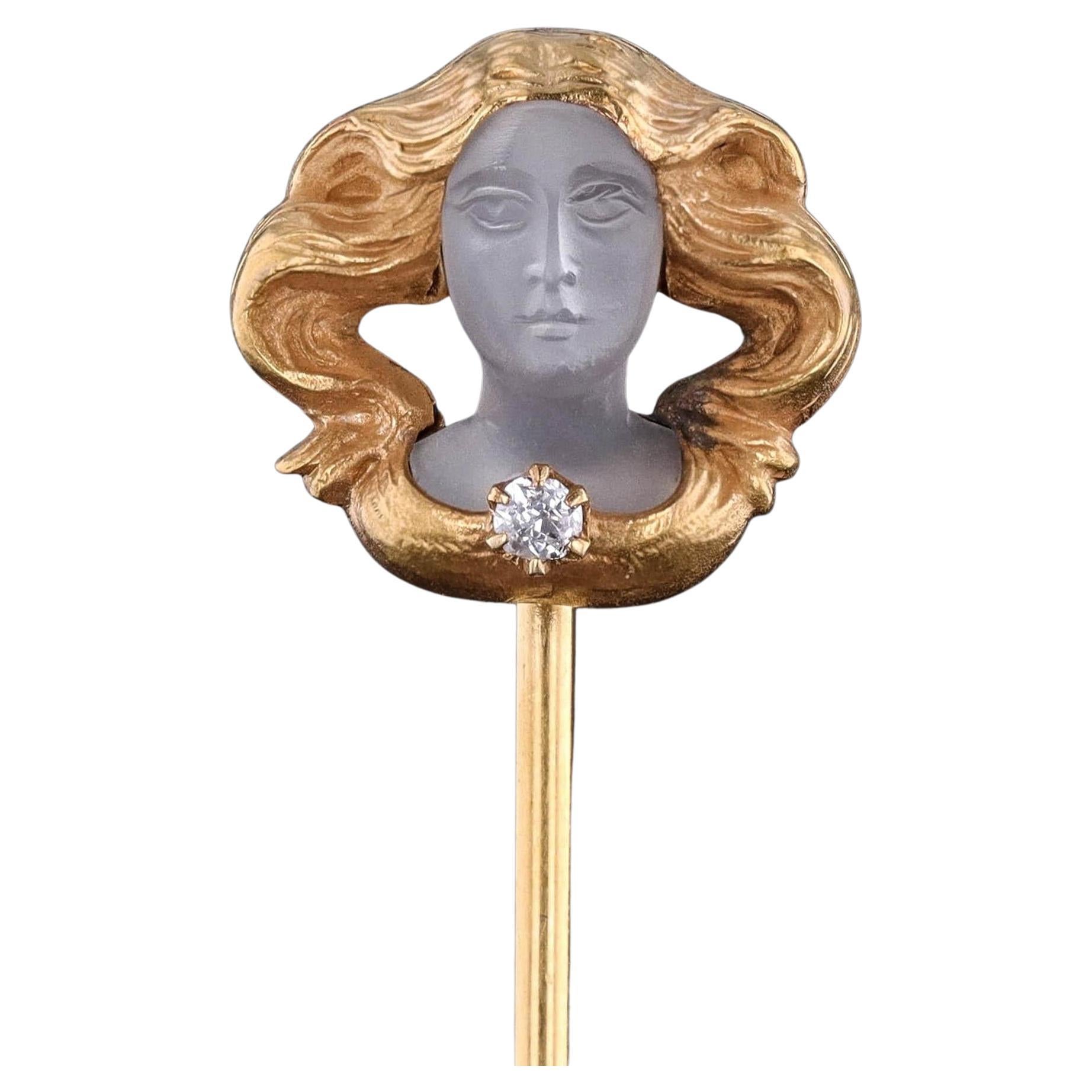 Rara spilla da donna in pietra lunare Art Carved in oro 14 carati