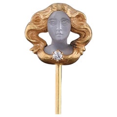 Broches