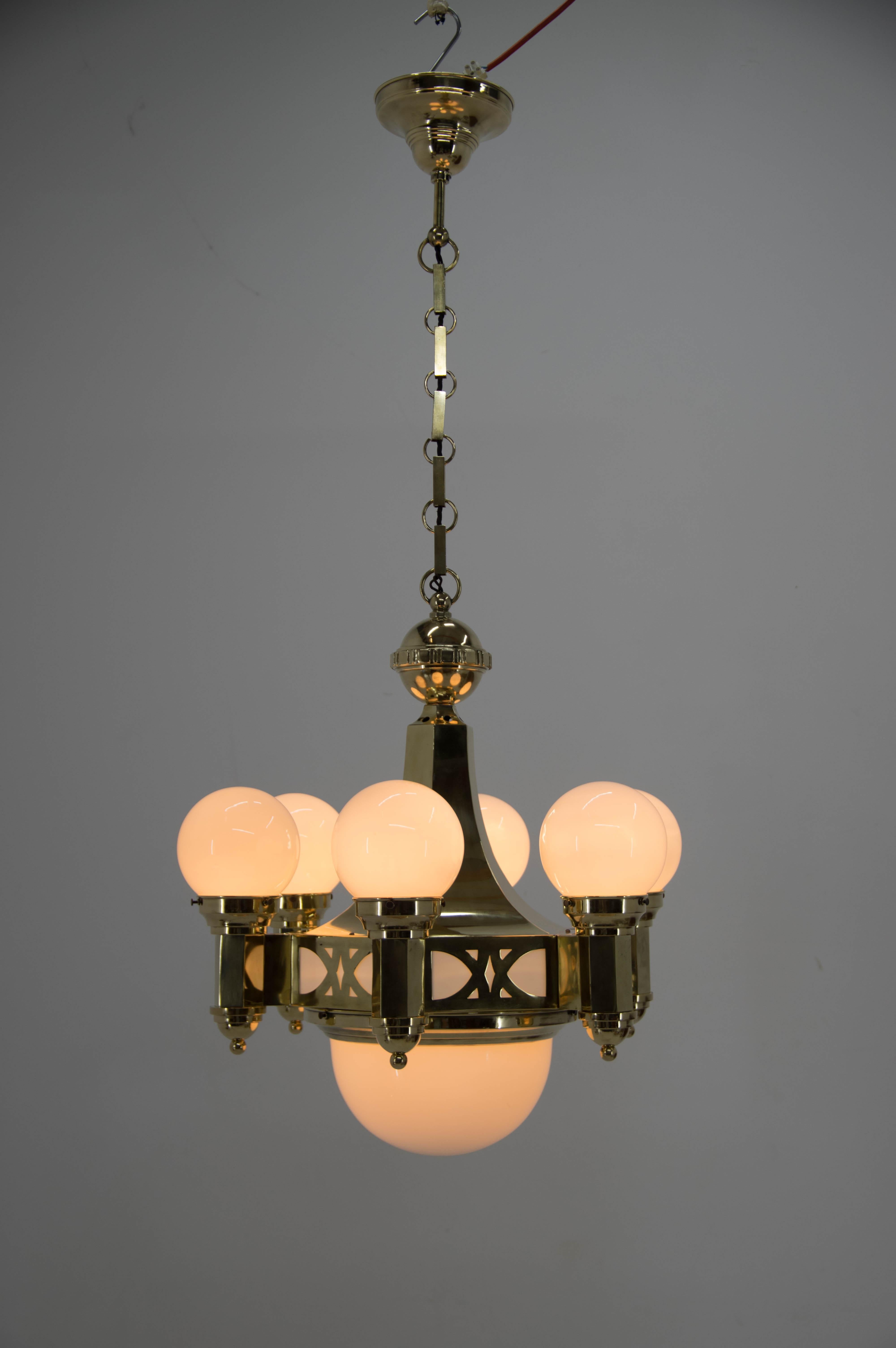 Rare Art Nouveau Chandelier by Emil Kralik for Vulkania, 1920s In Good Condition For Sale In Praha, CZ