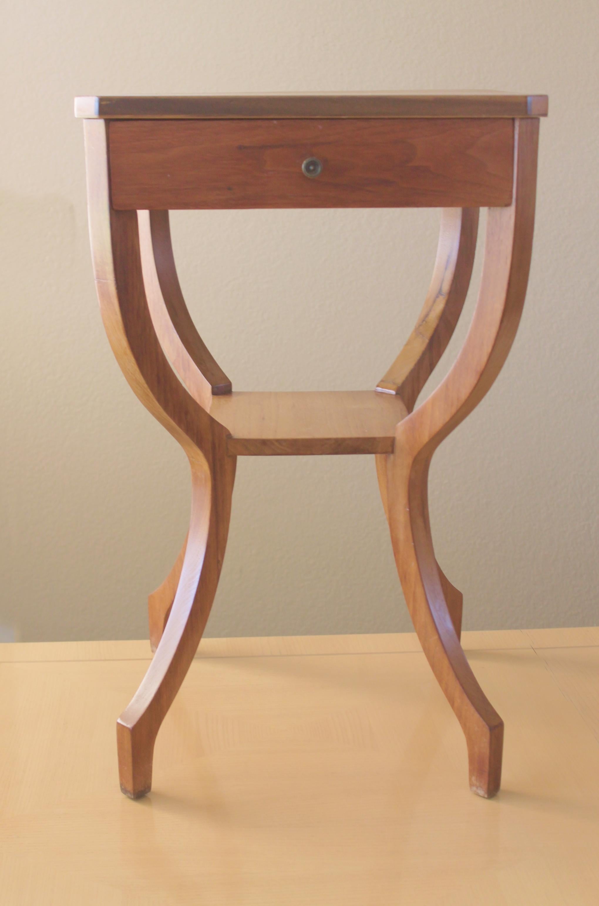 Seltener Jugendstil Jugendstil-Schreibtisch mit einer Schublade Cabriole Louis Majorelle im Angebot 1