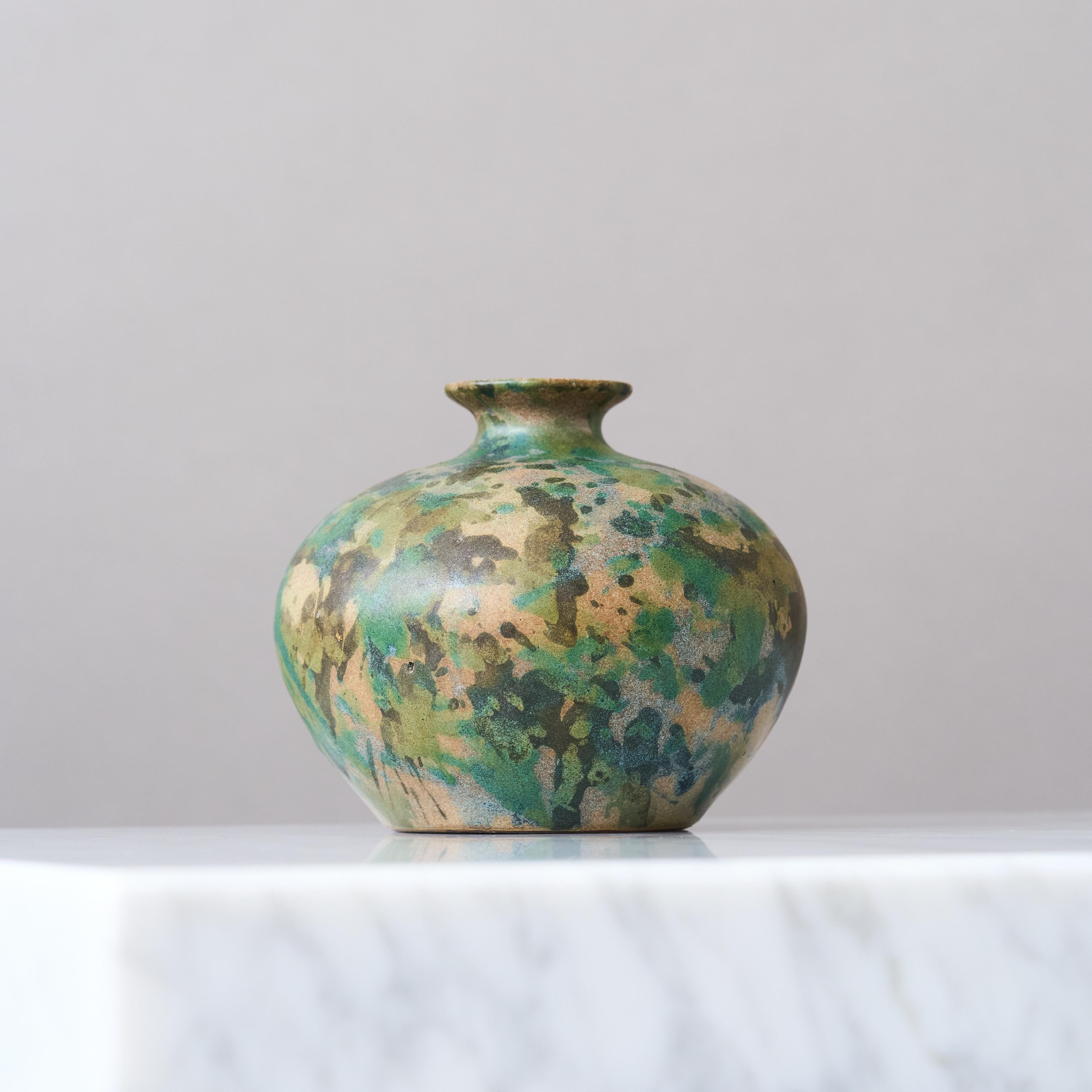 Raro jarrón de cerámica Art Nouveau de Anders Teodor Andersson. Ystad, Suecia, años veinte. en Bastante bueno estado para la venta en Malmö, SE