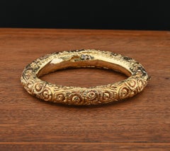 Rare Art Nouveau Repousse Rose Buds 18 KT Gold Hinged Bangle