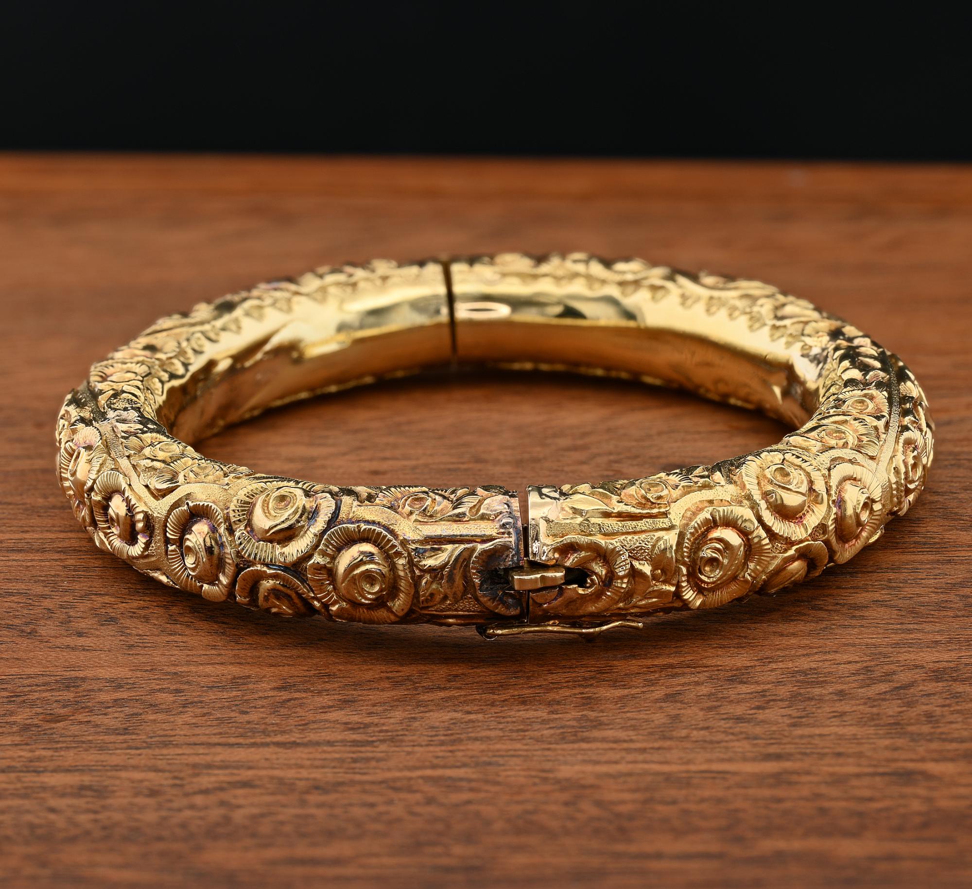 Women's Rare Art Nouveau Repousse Rose Buds 18 KT Gold Hinged Bangle For Sale