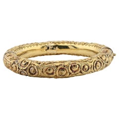 Seltene Art Nouveau Repousse Rose Knospen 18 KT Gold Scharnier Armreif