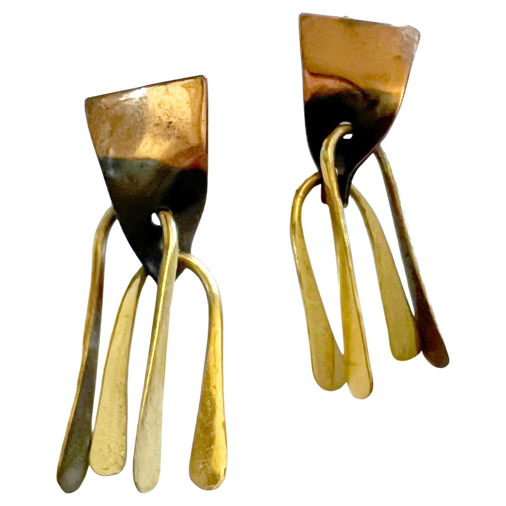 Rare Art Smith American Modernist Copper and Brass Kinetic Earrings 1950s In Good Condition For Sale In Palm Springs, CA