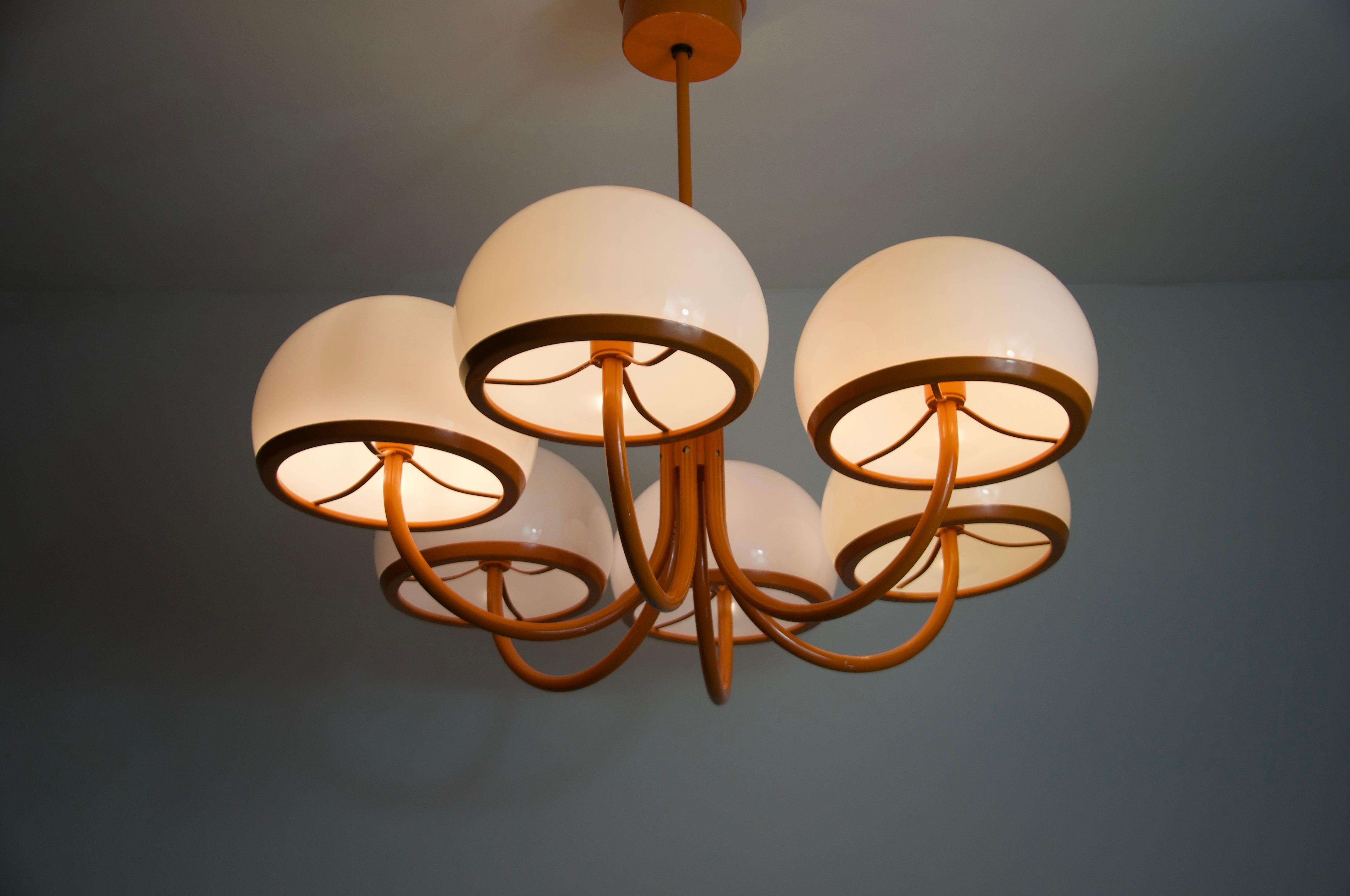 Plexiglas Rare lustre Arteluce en verre acrylique, Italie, 1970 en vente