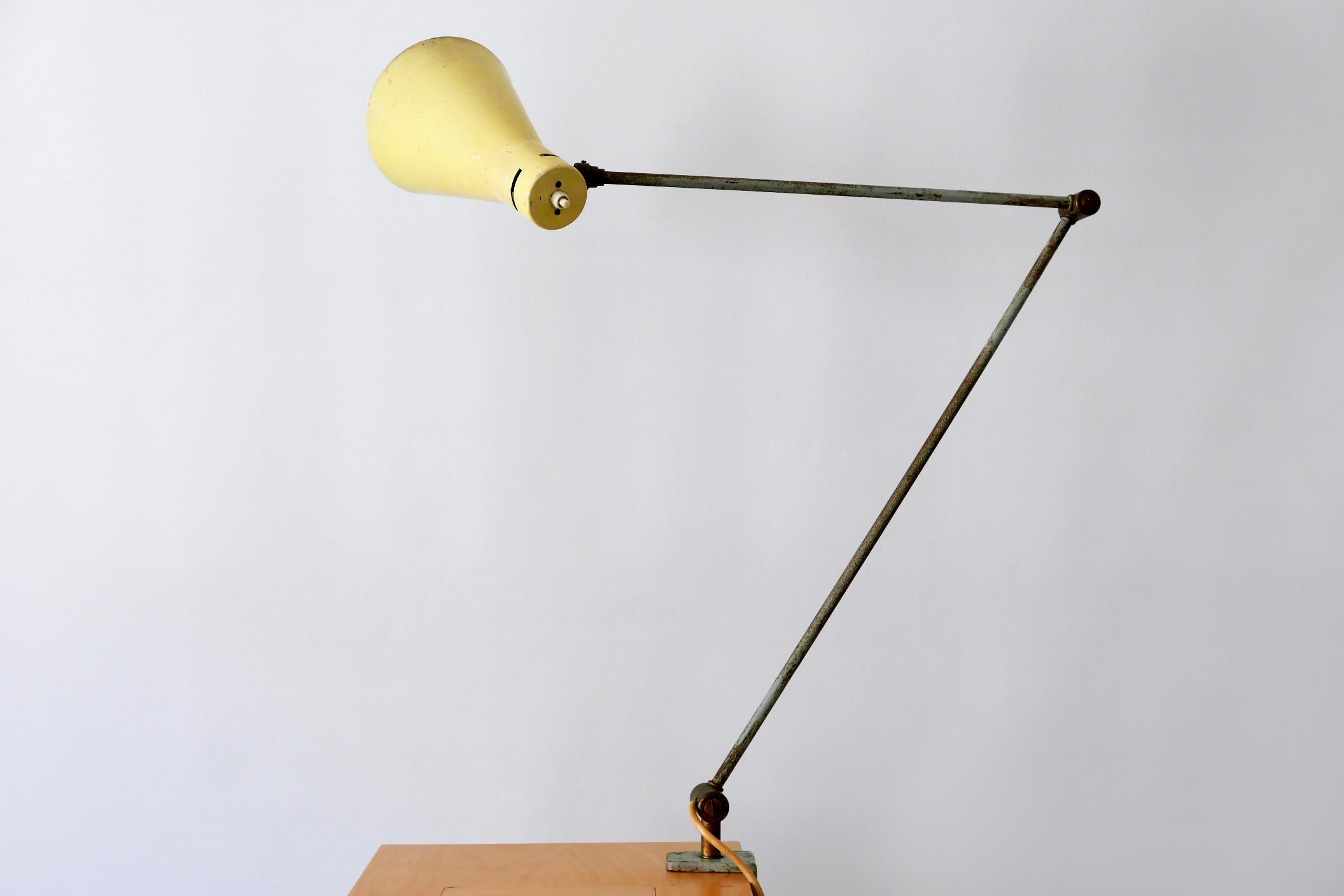 Brass Articulated Clamp Table Light or Task Lamp by Vittoriano Vigano for Arteluce For Sale
