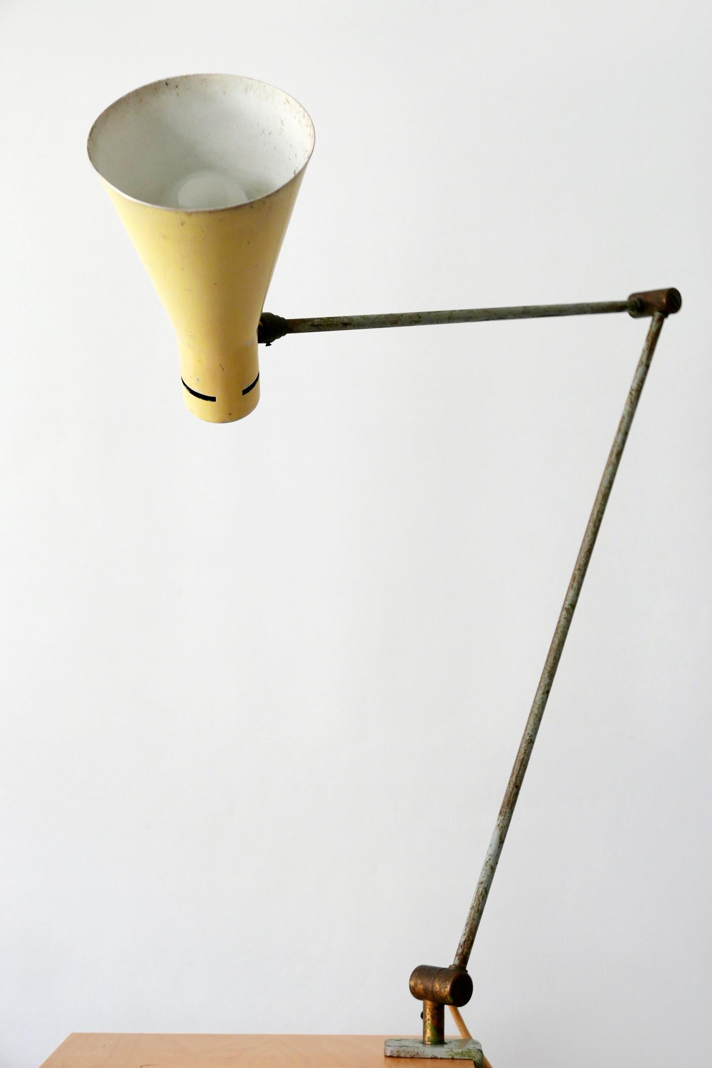 Articulated Clamp Table Light or Task Lamp by Vittoriano Vigano for Arteluce For Sale 3