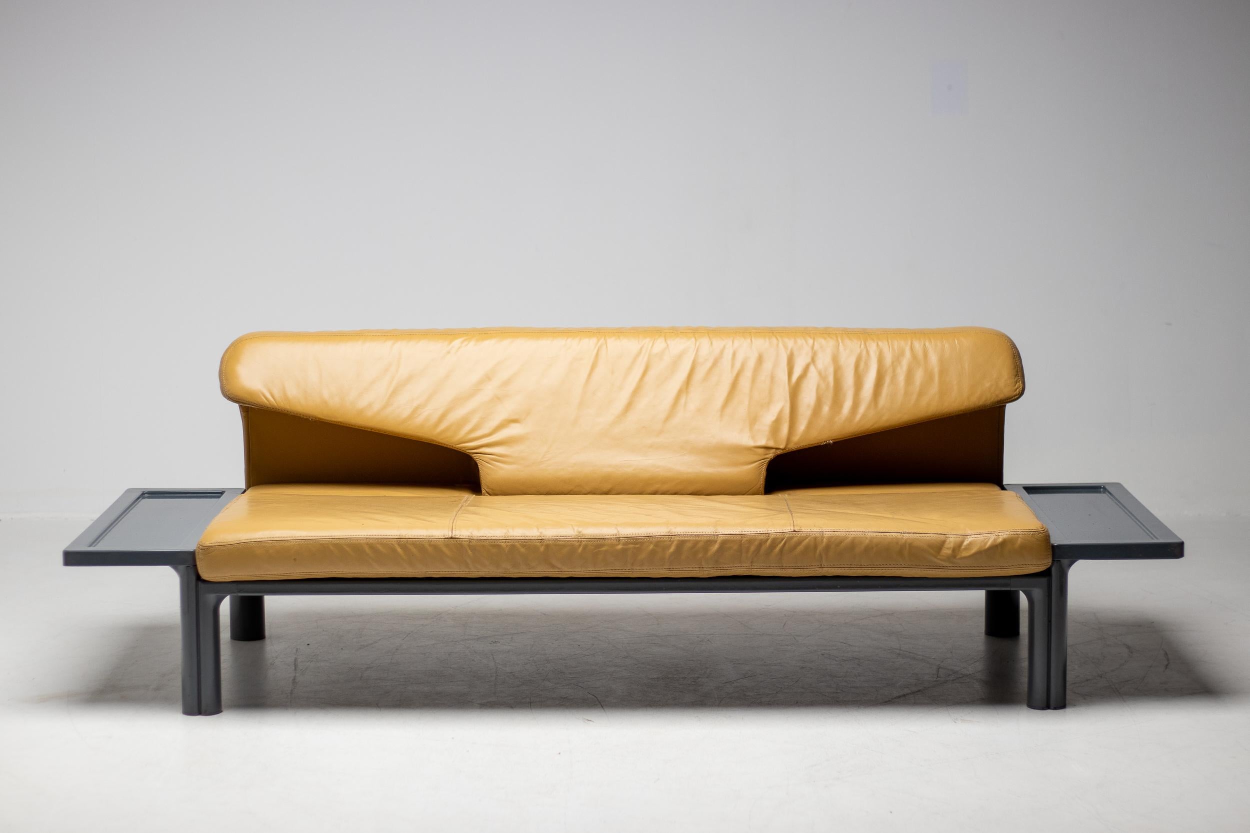 Rare Artifort 700 Setsu Sofa  For Sale 4