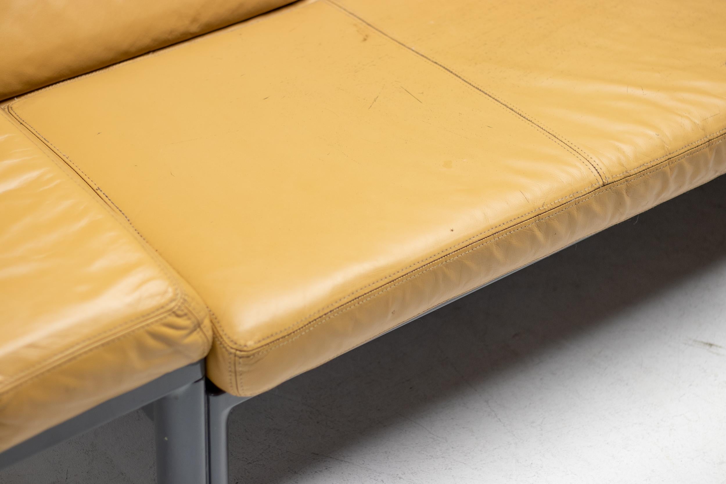 Rare Artifort 700 Setsu Sofa  In Fair Condition For Sale In Dronten, NL