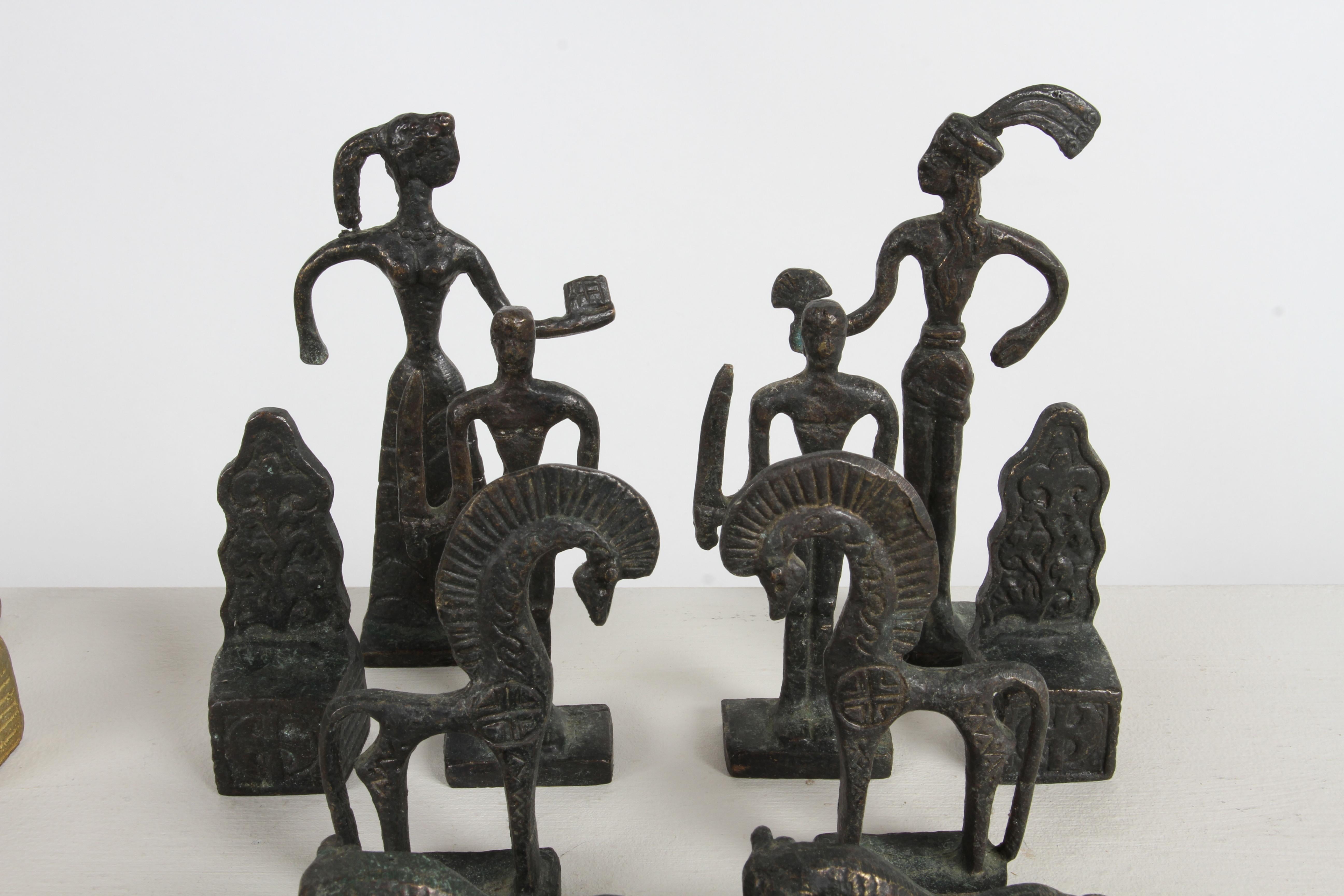 Rare ensemble d'échecs artisanal Christoforus Sklavenitis « Minoan » en bronze de la Grèce antique Bon état - En vente à St. Louis, MO