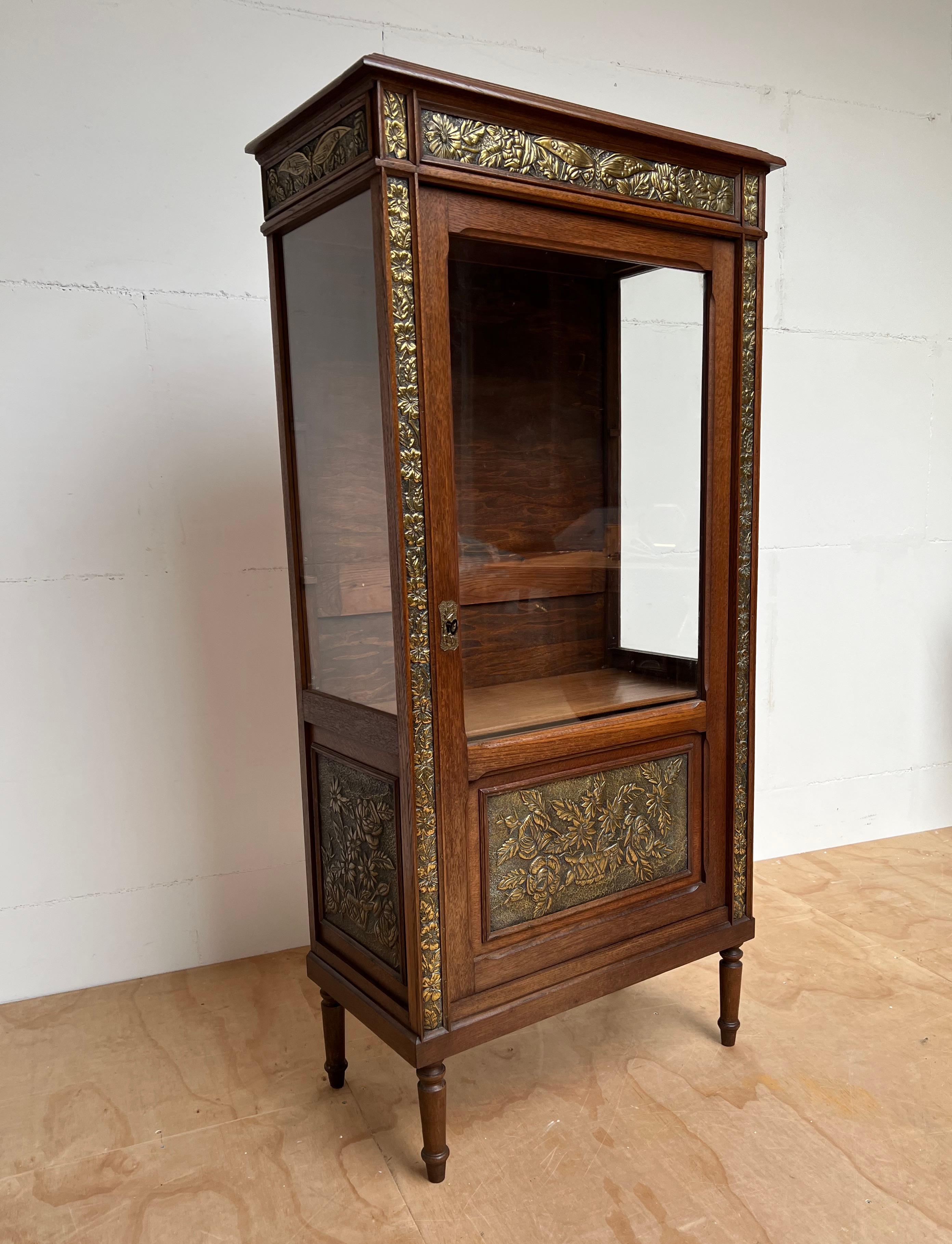 Rare Arts & Crafts Oak Display Cabinet / Vitrine with Embossed Brass Decorations For Sale 4