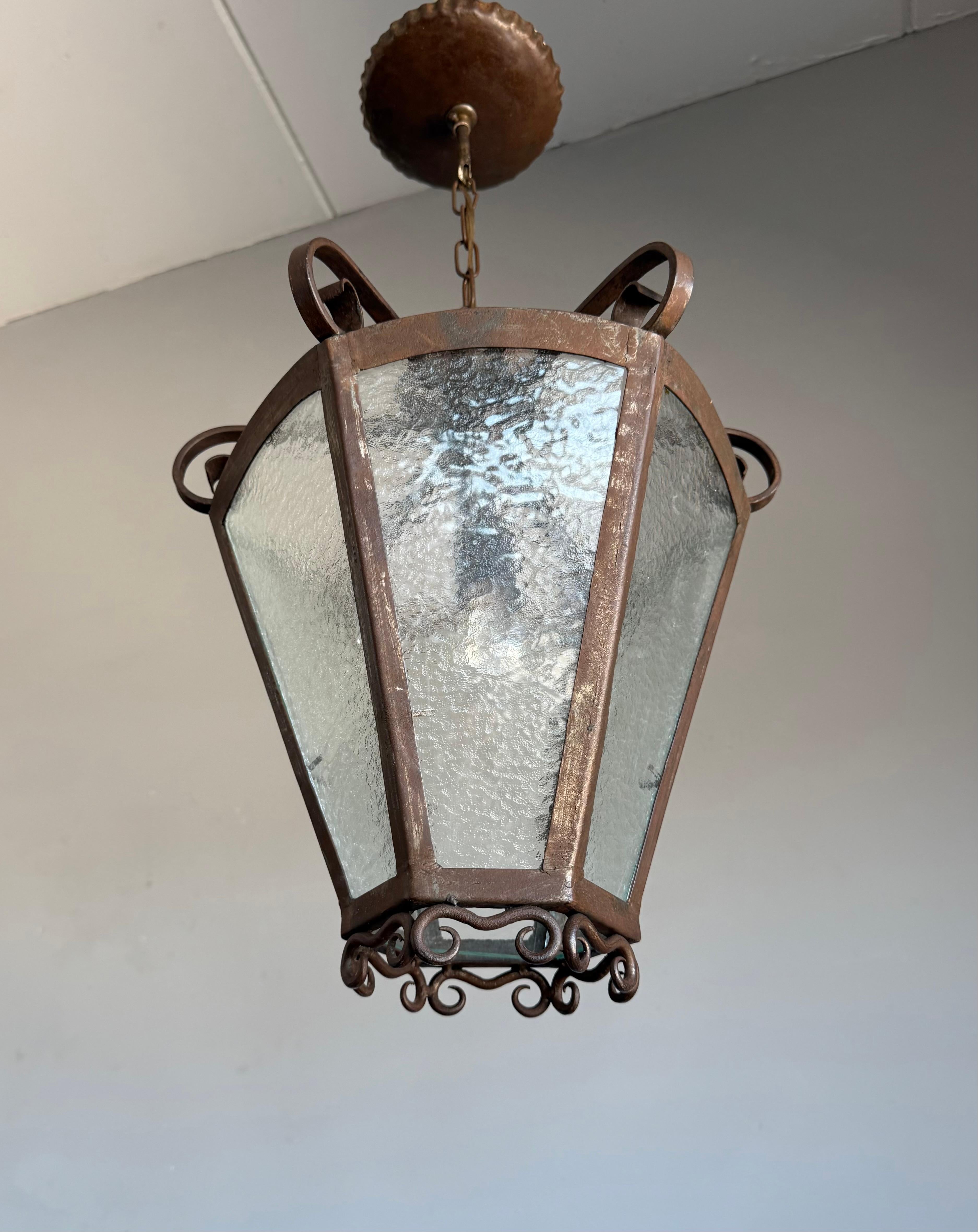 Rare Arts & Crafts Pendant Lantern, Handcrafted Wrought Iron & Cathedral Glass In Good Condition For Sale In Lisse, NL
