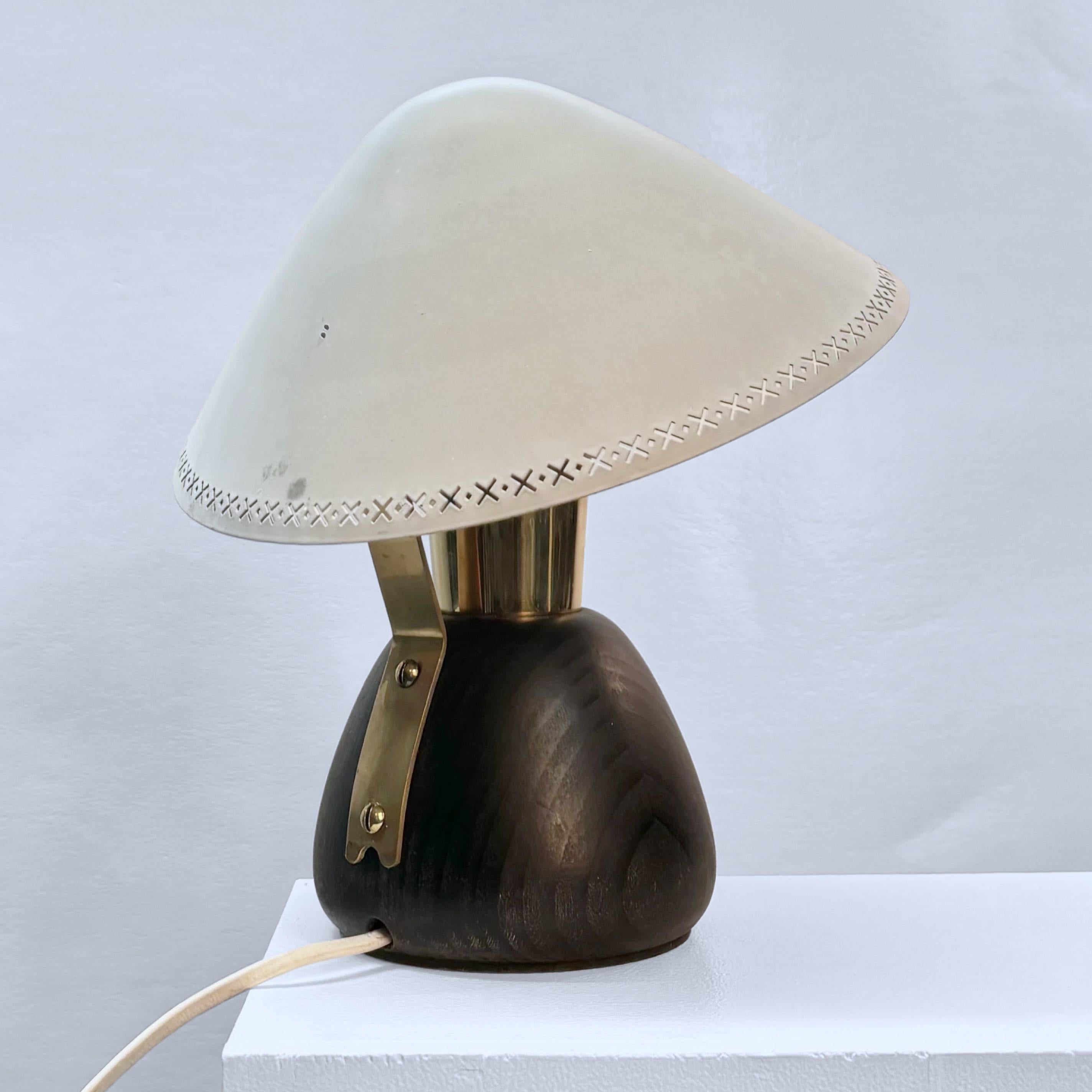 Laiton Rare lampe de table scandinave ASEA du milieu du siècle, modèle E1272, Suède, années 1950 en vente