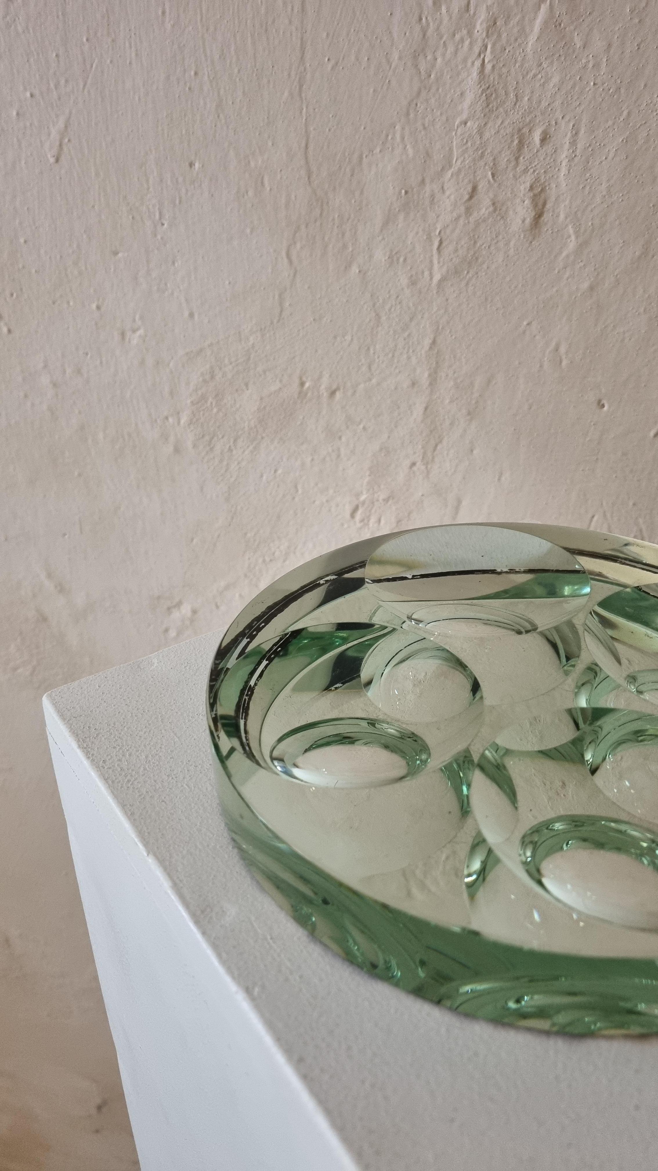 Italian Rare ashtray in ground crystal glass produced by Fontana Arte, 1960 in vendita