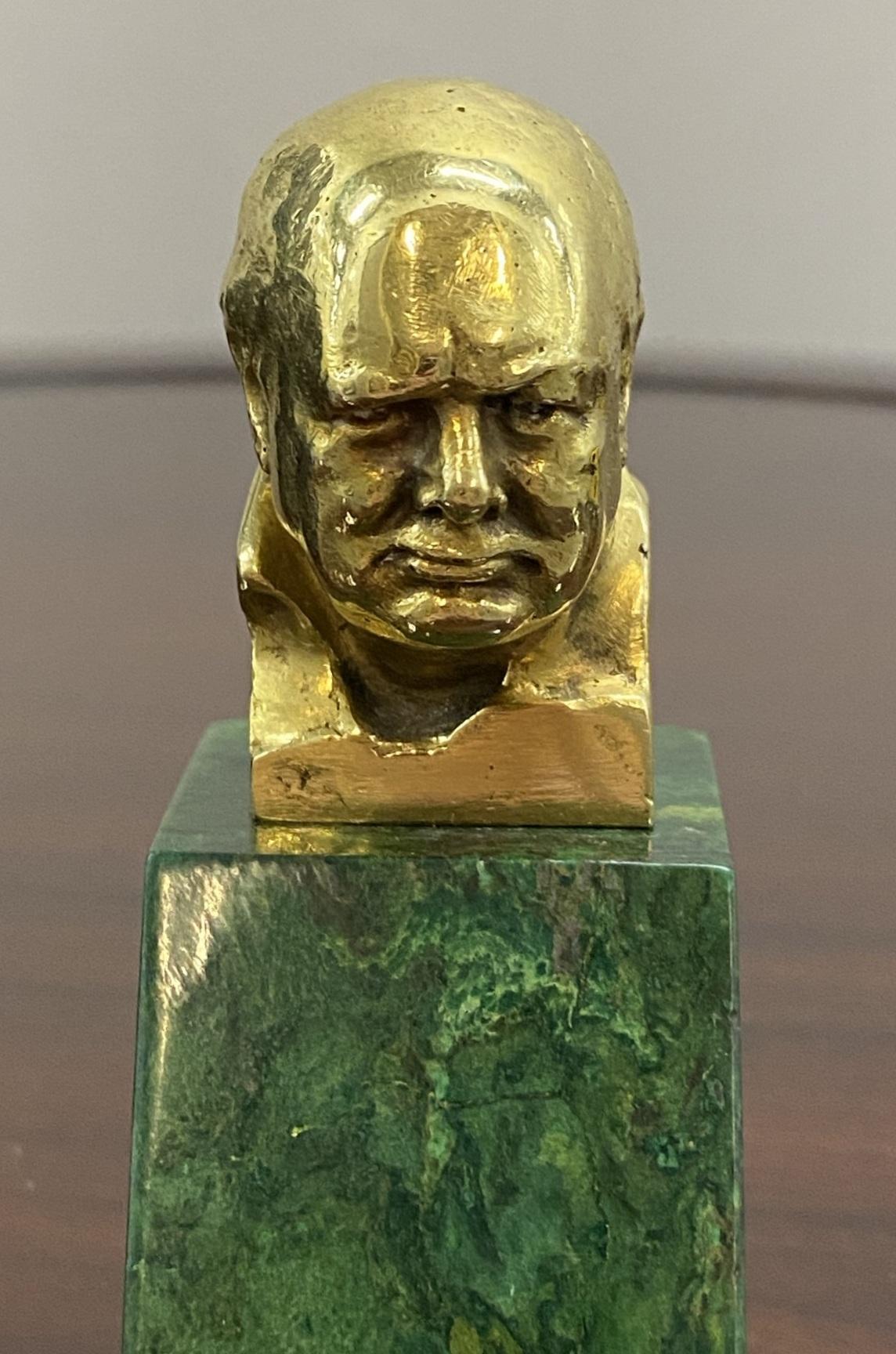 Rare Asprey & Co Oscar Nemon 1967 18ct Gold Minature Bust of Winston Churchill For Sale 3