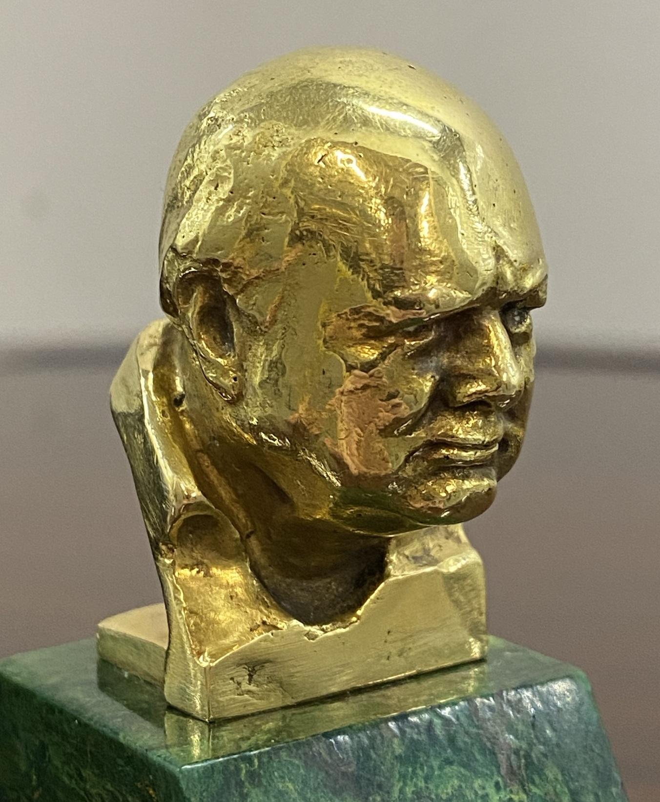 Rare Asprey & Co Oscar Nemon 1967 18ct Gold Minature Bust of Winston Churchill For Sale 9