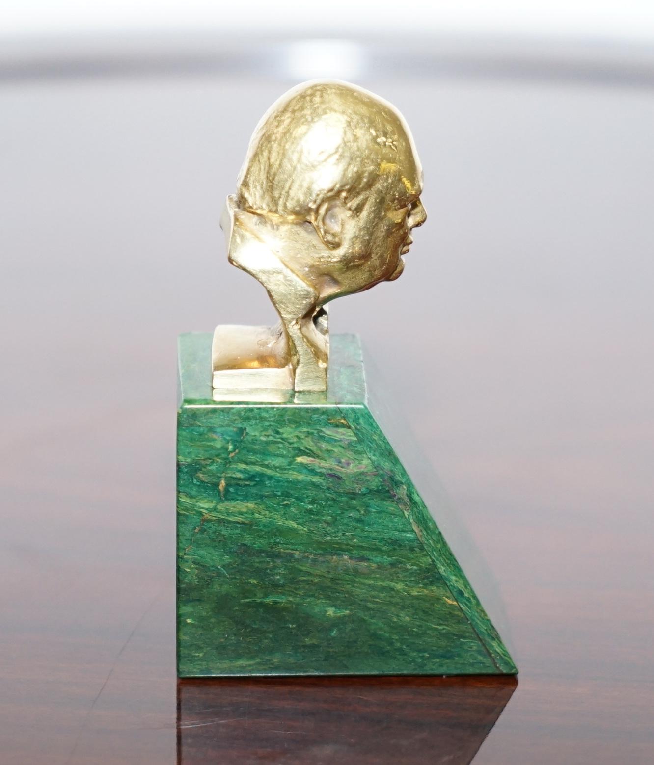 Women's or Men's Rare Asprey & Co Oscar Nemon 1967 18ct Gold Minature Bust of Winston Churchill For Sale